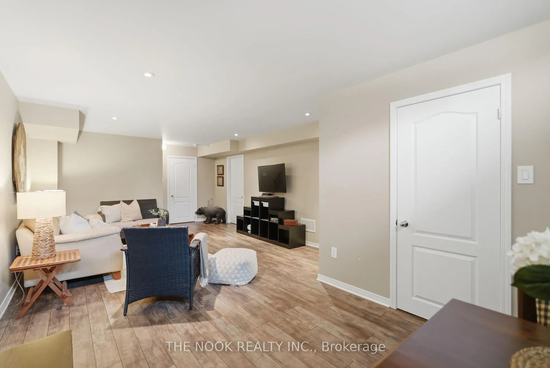 Photo 31 of 320 Lakebreeze Drive N, Clarington, Newcastle — HOMEH
