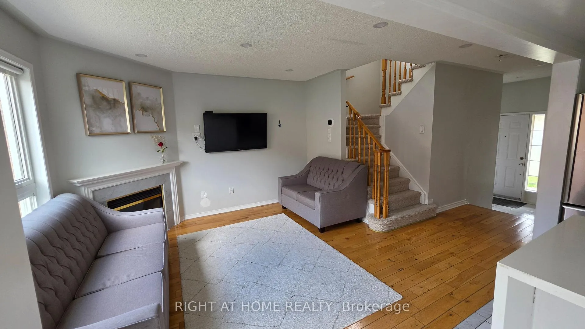 Photo 13 of 15 Tanglemere Crescent, Brampton, Fletcher's Meadow — HOMEH
