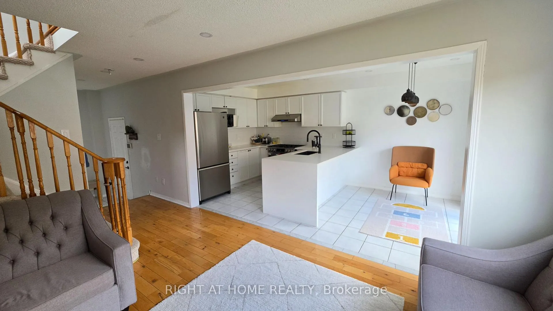 Photo 14 of 15 Tanglemere Crescent, Brampton, Fletcher's Meadow — HOMEH