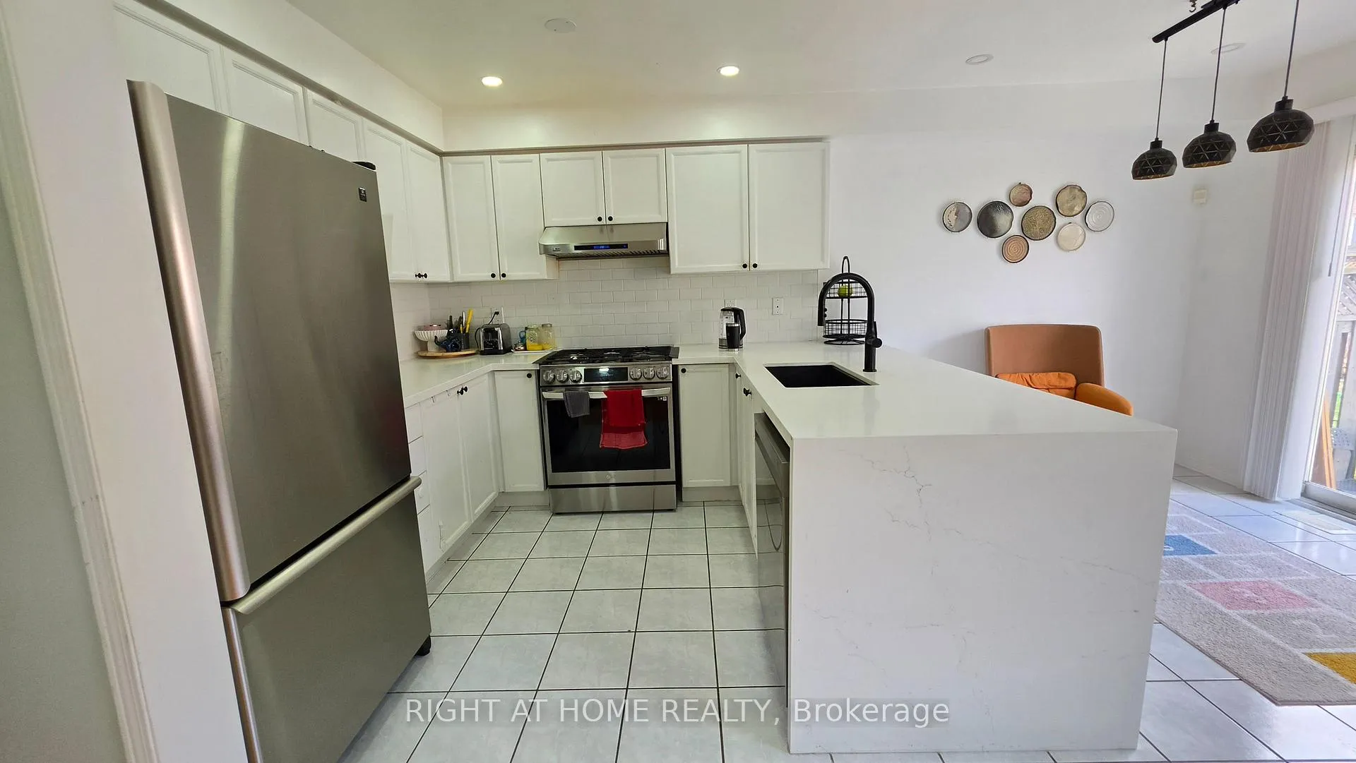 Photo 15 of 15 Tanglemere Crescent, Brampton, Fletcher's Meadow — HOMEH