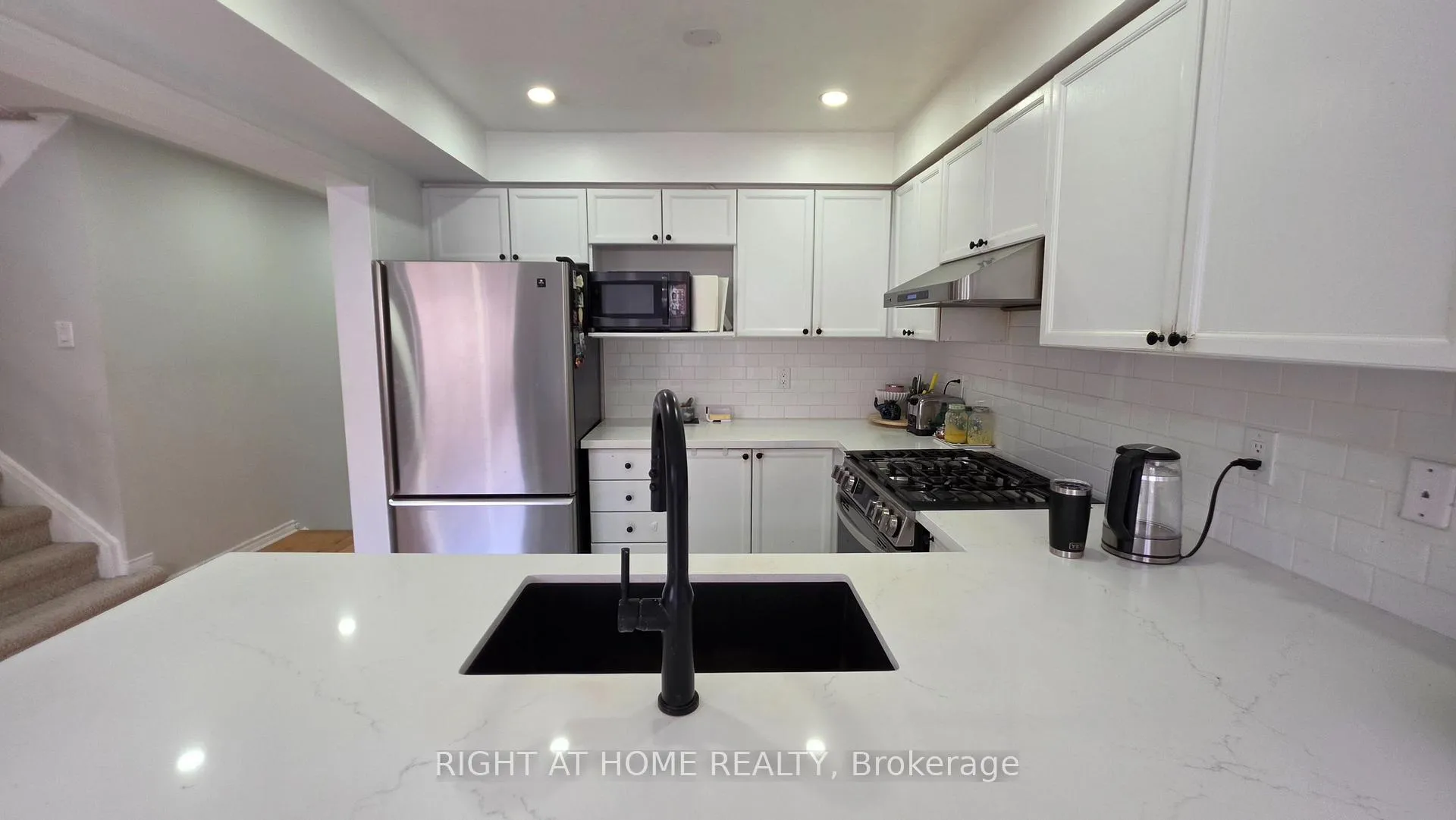 Photo 18 of 15 Tanglemere Crescent, Brampton, Fletcher's Meadow — HOMEH