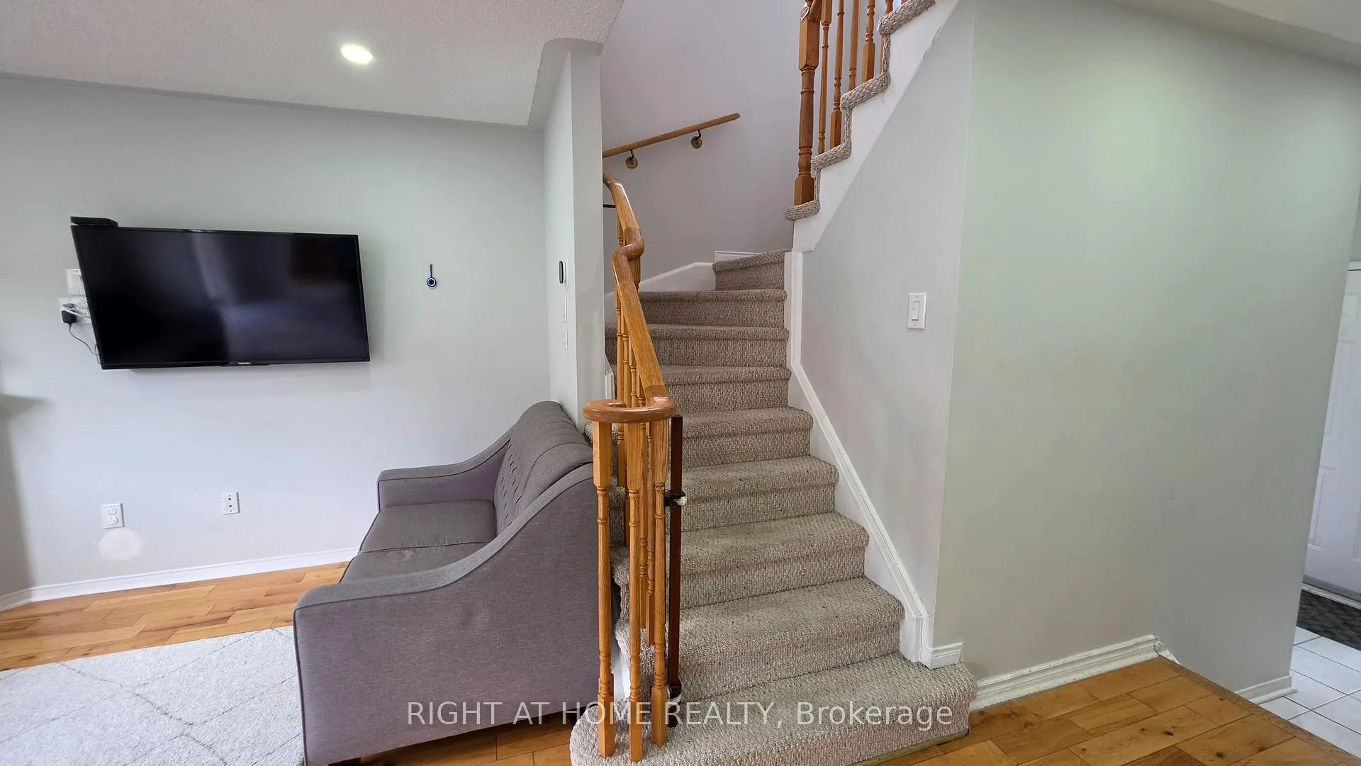 Photo 19 of 15 Tanglemere Crescent, Brampton, Fletcher's Meadow — HOMEH
