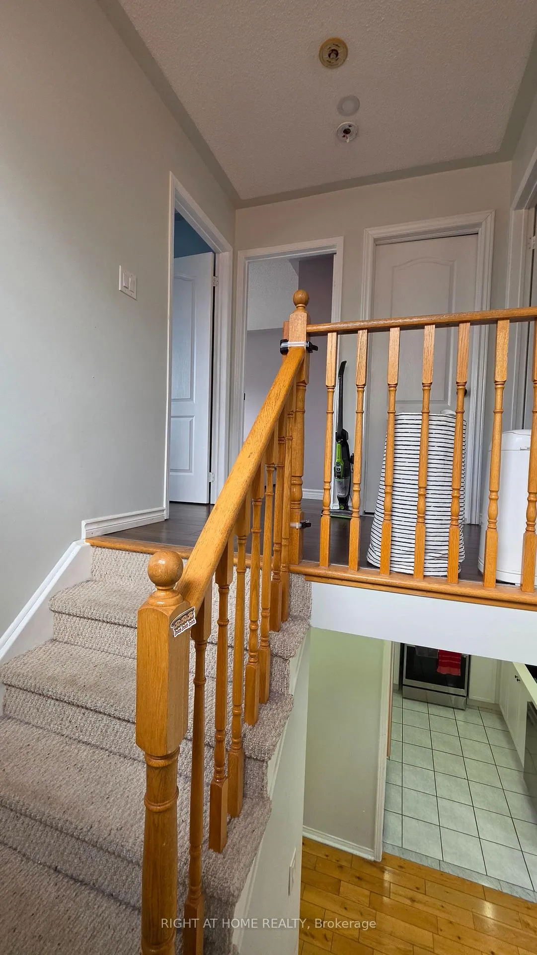 Photo 23 of 15 Tanglemere Crescent, Brampton, Fletcher's Meadow — HOMEH
