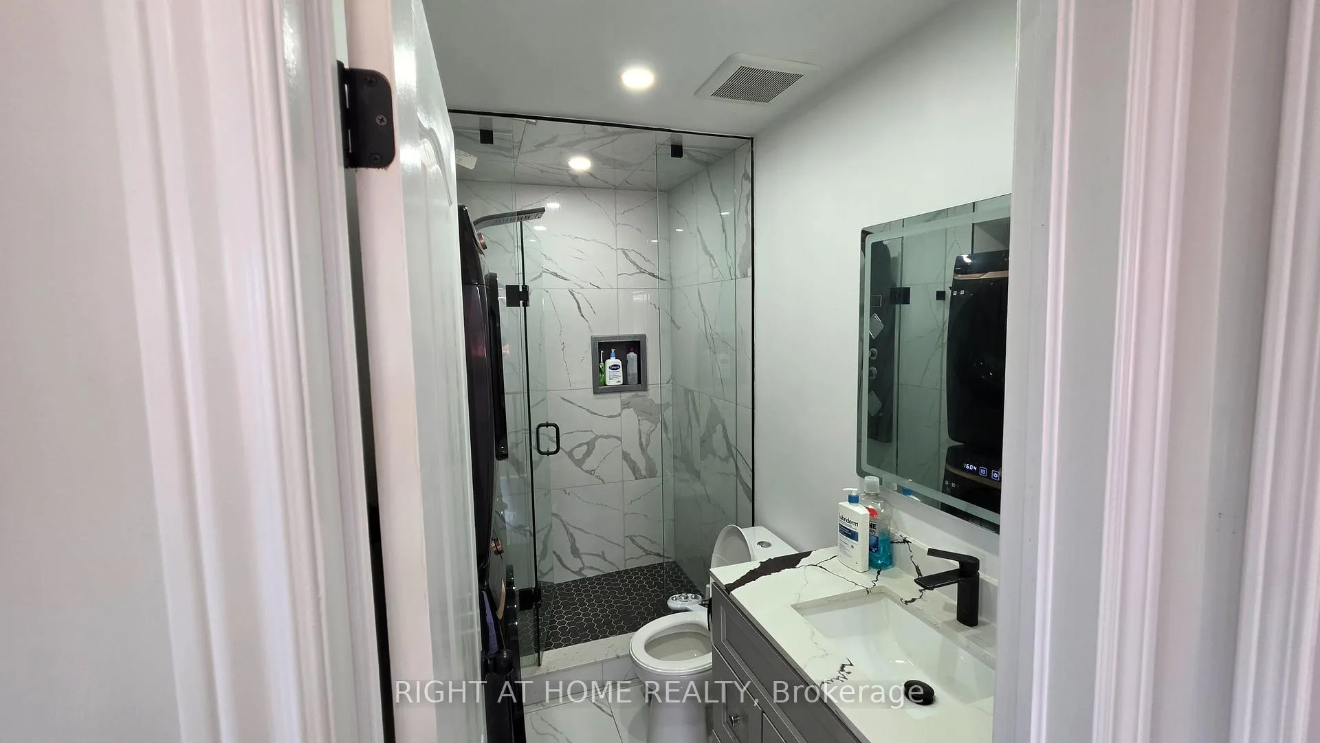 Photo 32 of 15 Tanglemere Crescent, Brampton, Fletcher's Meadow — HOMEH