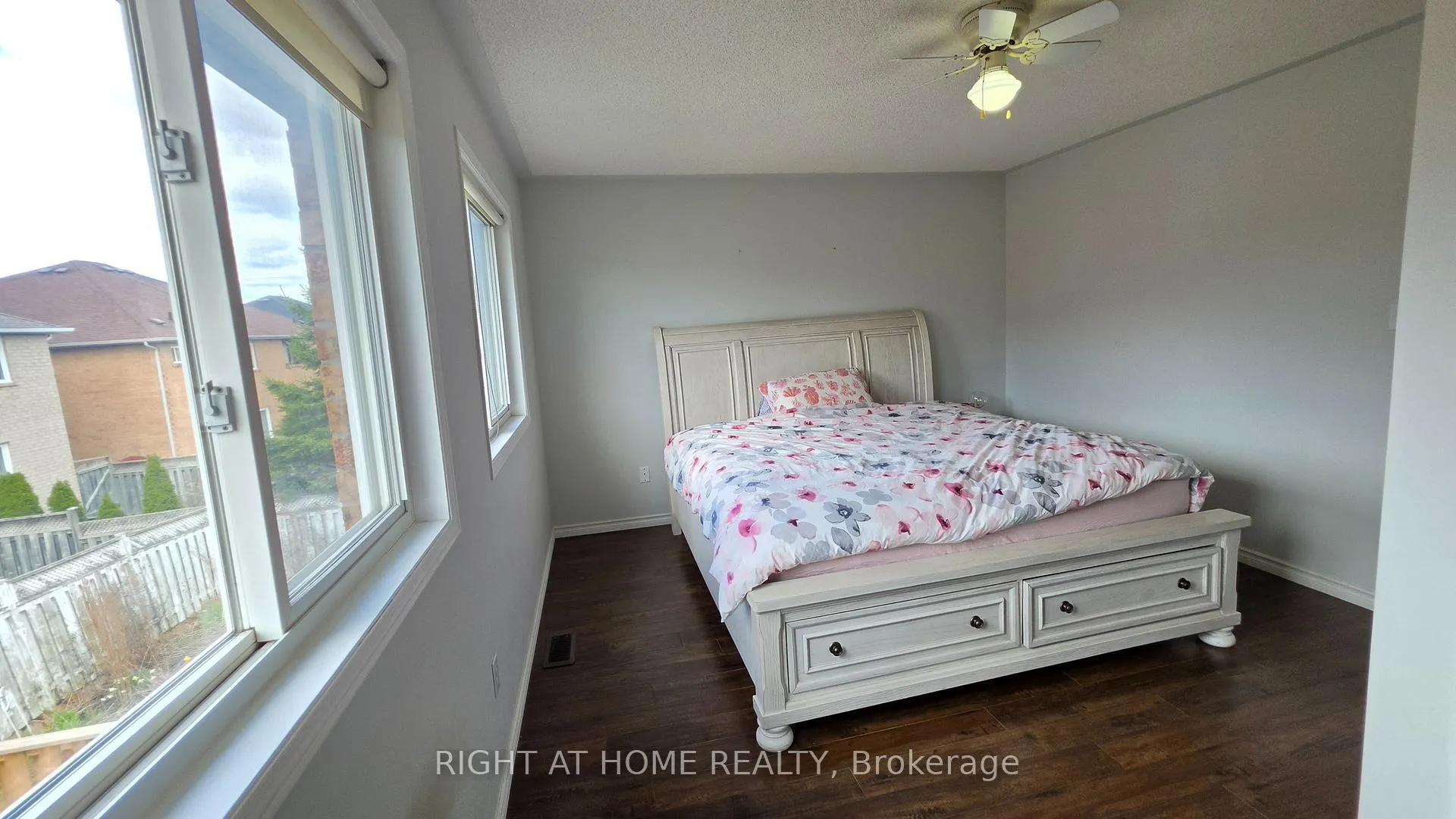 Photo 37 of 15 Tanglemere Crescent, Brampton, Fletcher's Meadow — HOMEH