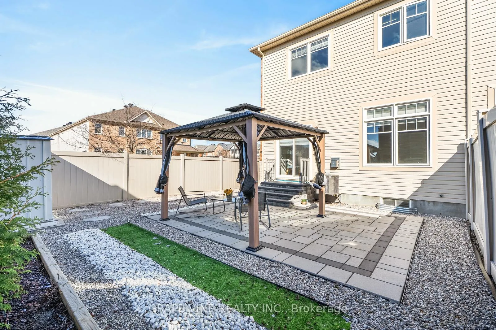 Photo 6 of 55 Tapadero Avenue, Ottawa, Kanata - Emerald Meadows/Trailwest — HOMEH