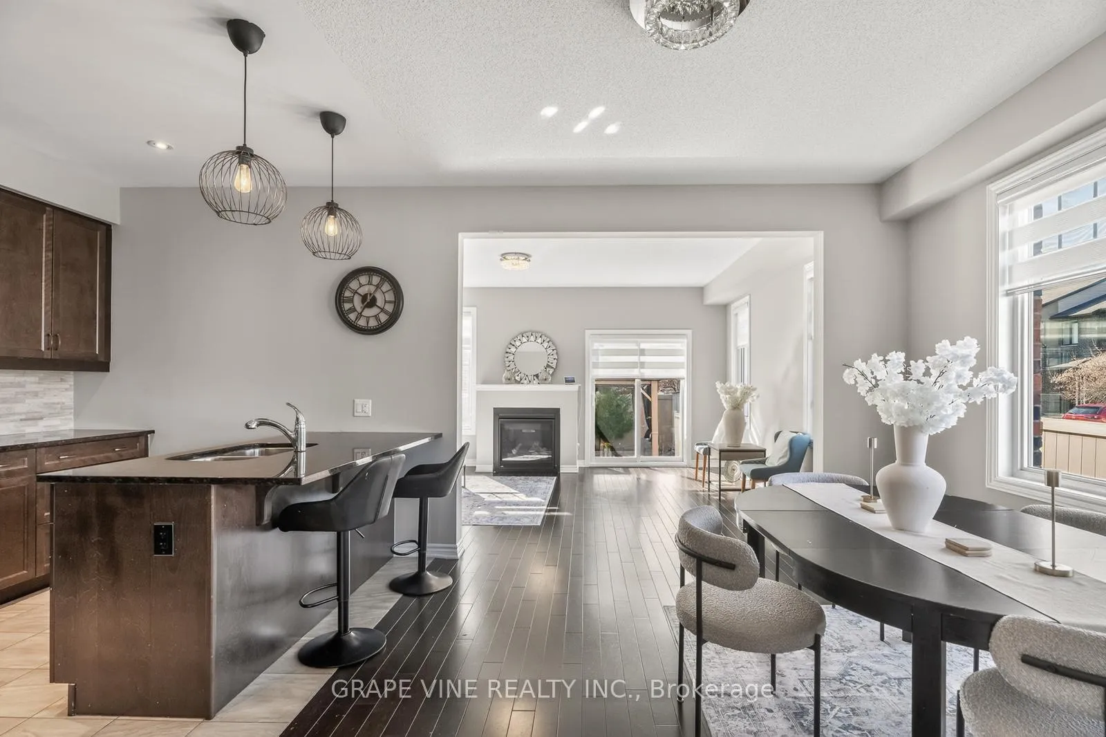 Photo 11 of 55 Tapadero Avenue, Ottawa, Kanata - Emerald Meadows/Trailwest — HOMEH