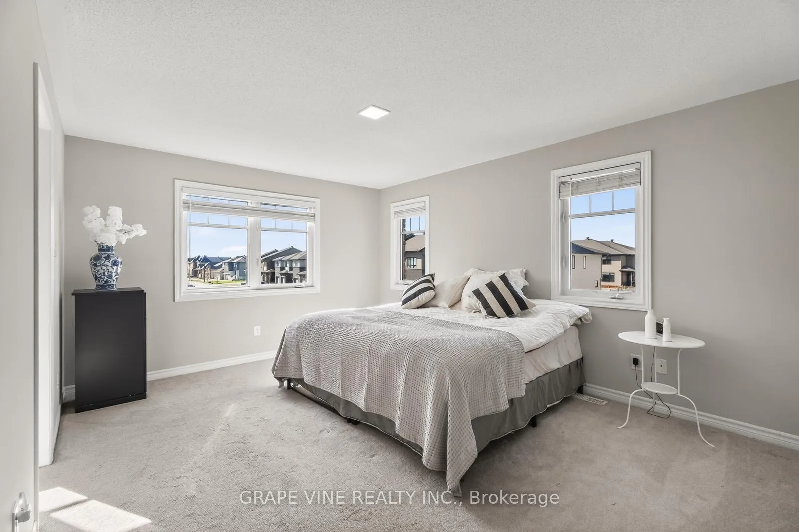 Photo 22 of 55 Tapadero Avenue, Ottawa, Kanata - Emerald Meadows/Trailwest — HOMEH