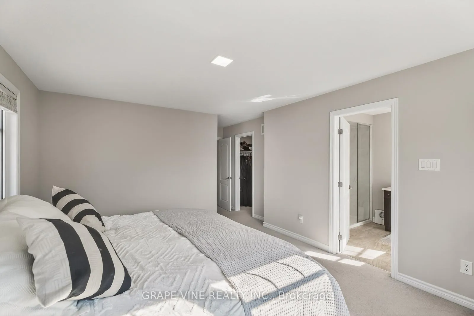 Photo 23 of 55 Tapadero Avenue, Ottawa, Kanata - Emerald Meadows/Trailwest — HOMEH