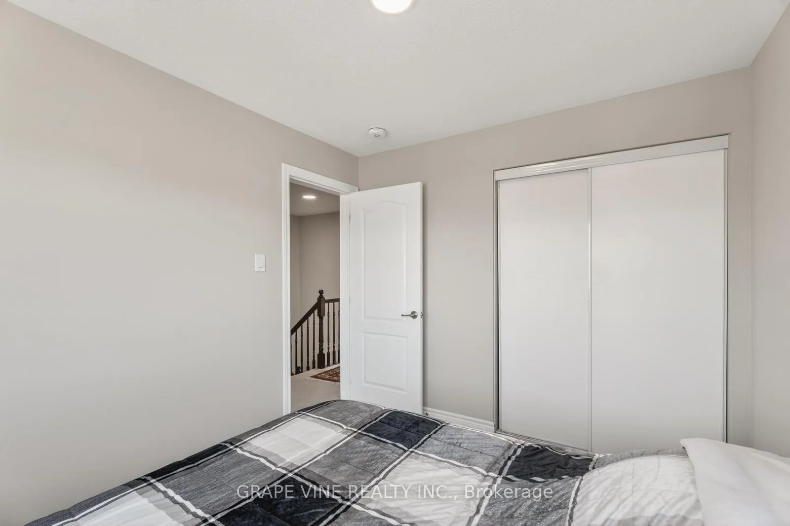 Photo 29 of 55 Tapadero Avenue, Ottawa, Kanata - Emerald Meadows/Trailwest — HOMEH