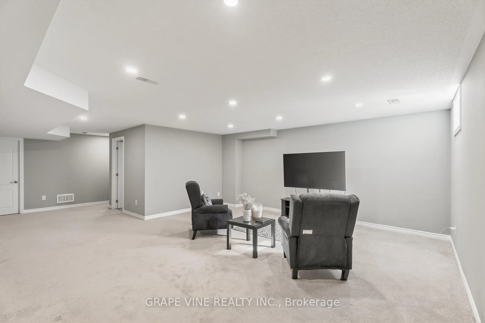 Photo 33 of 55 Tapadero Avenue, Ottawa, Kanata - Emerald Meadows/Trailwest — HOMEH