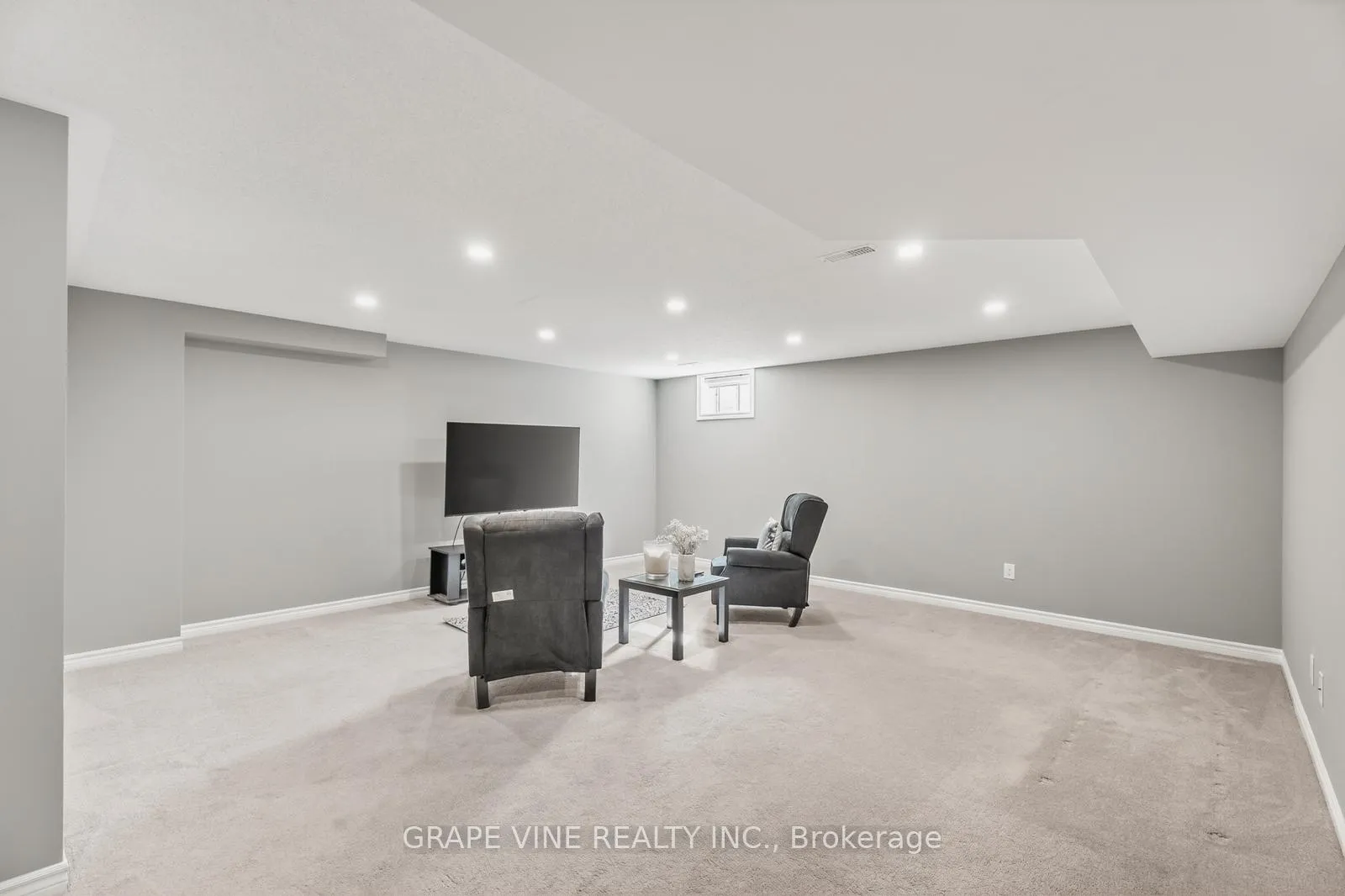 Photo 34 of 55 Tapadero Avenue, Ottawa, Kanata - Emerald Meadows/Trailwest — HOMEH