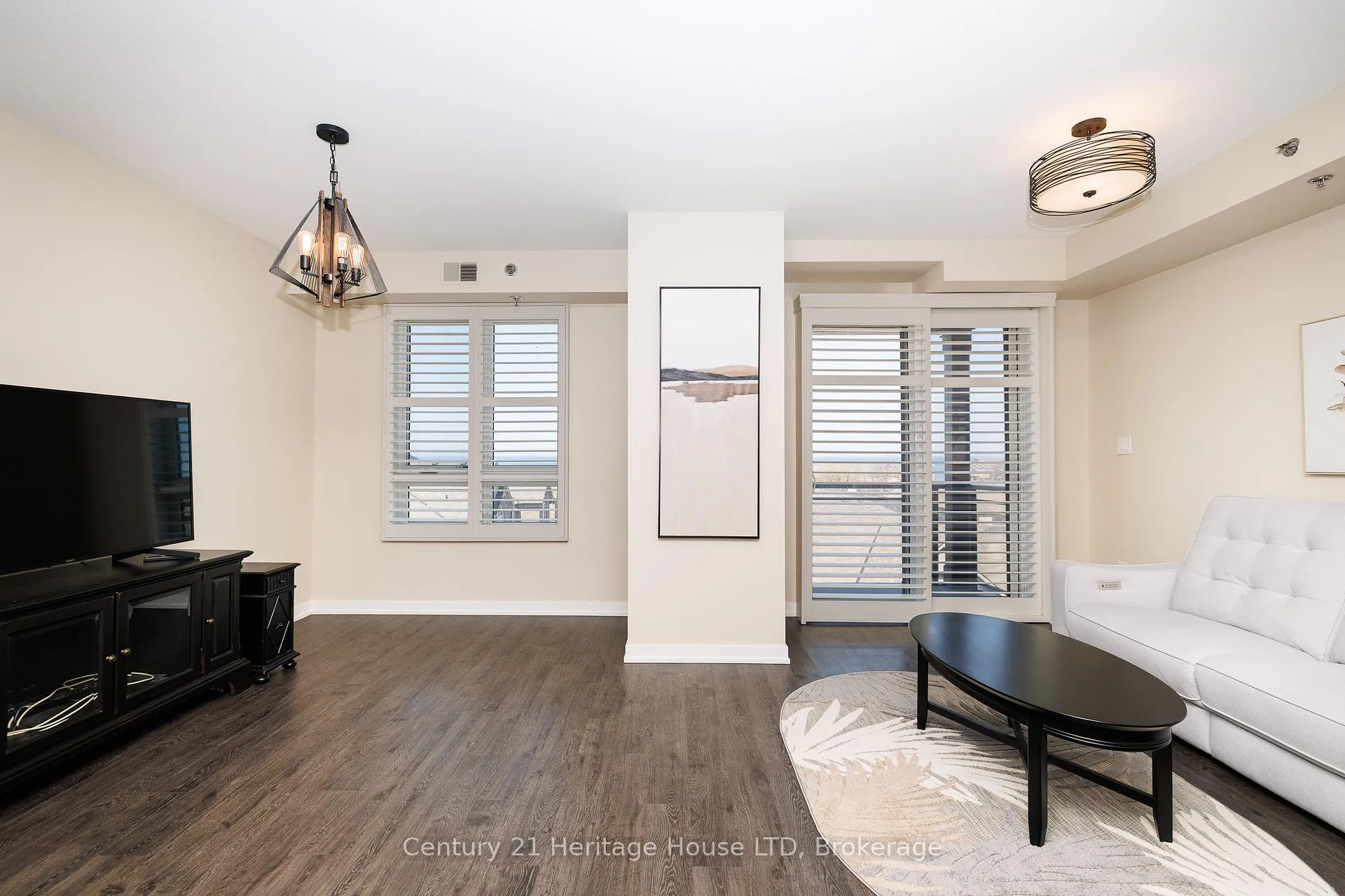 Photo 14 of Unit 402, 520 North Service Road, Grimsby, Grimsby Beach — HOMEH