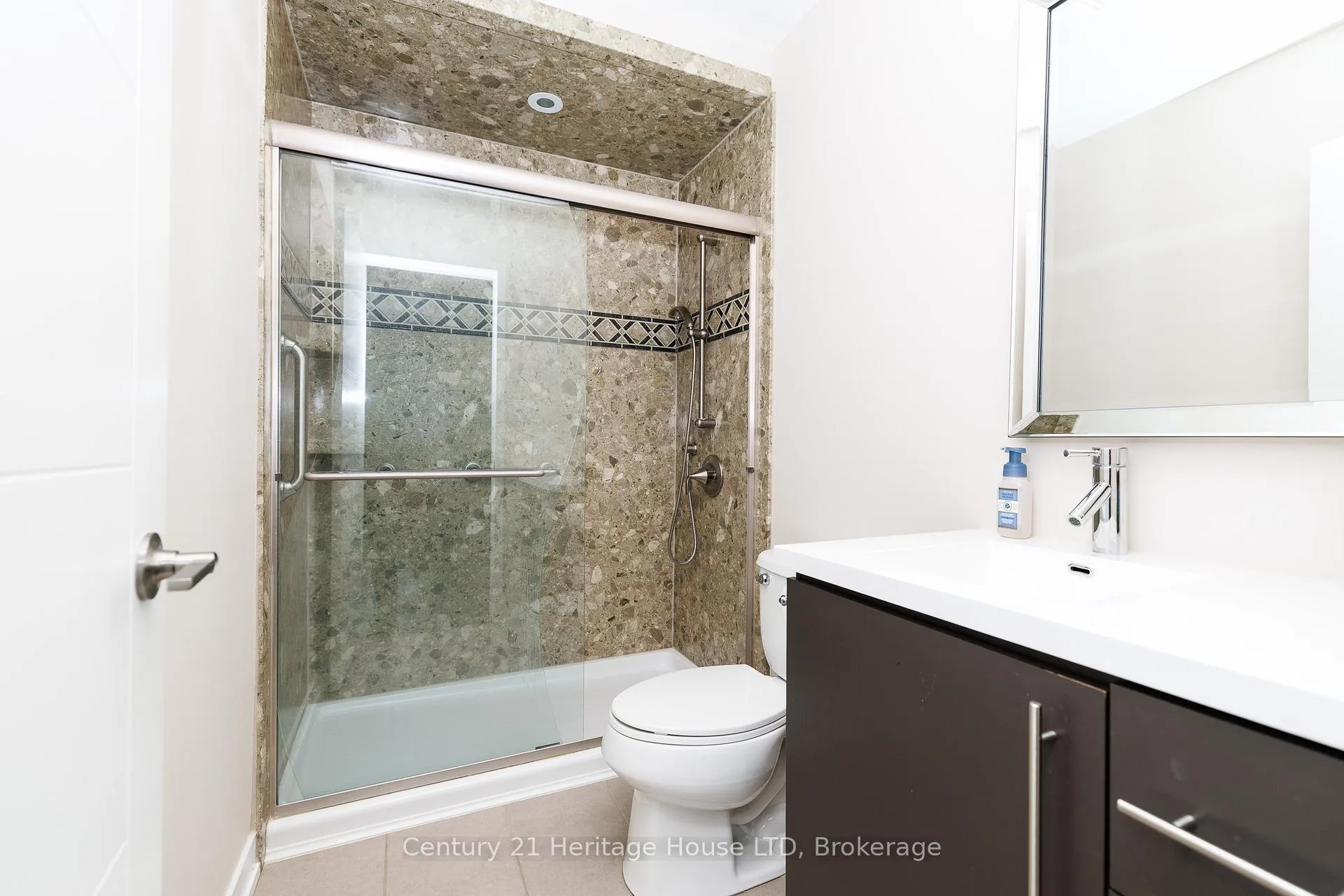 Photo 19 of Unit 402, 520 North Service Road, Grimsby, Grimsby Beach — HOMEH