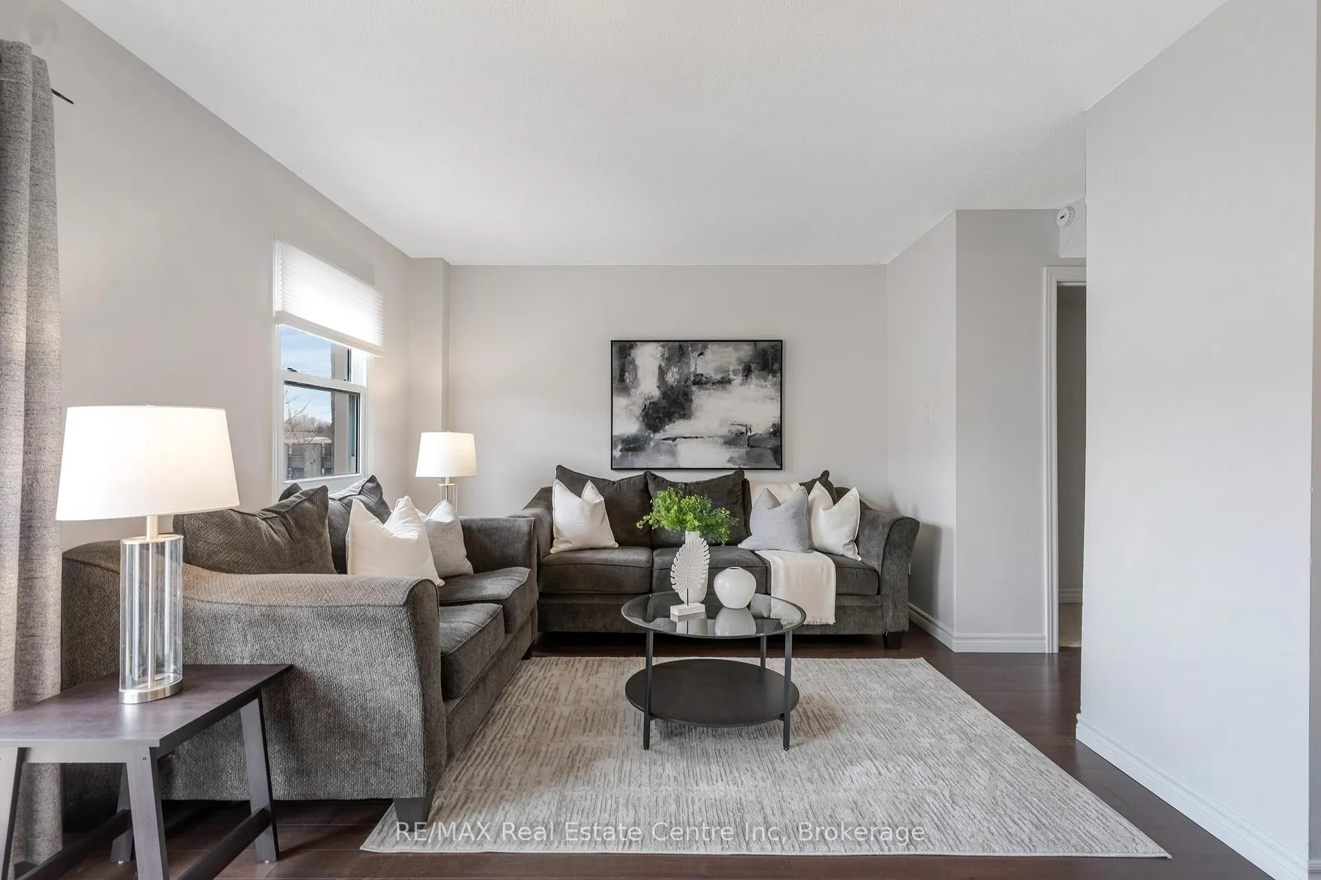 Photo 5 of 441 Victoria Road N, Guelph, Victoria North — HOMEH