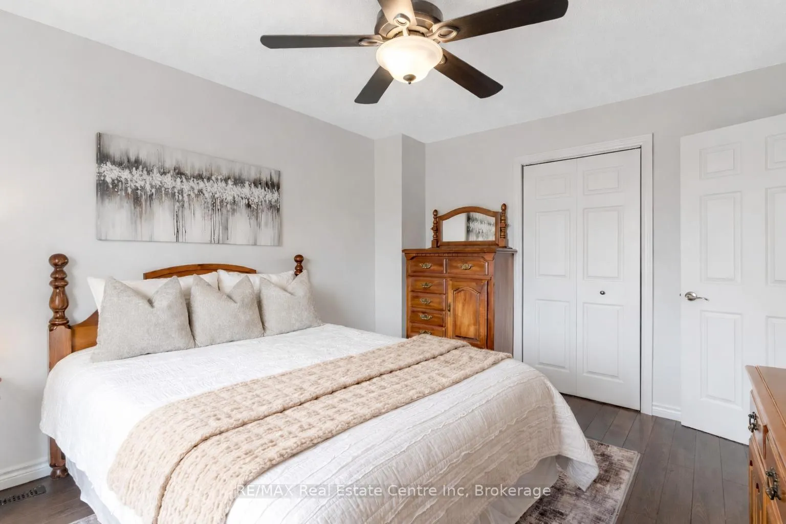 Photo 16 of 441 Victoria Road N, Guelph, Victoria North — HOMEH
