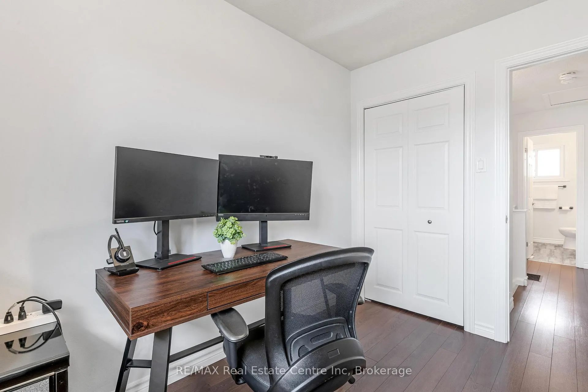 Photo 18 of 441 Victoria Road N, Guelph, Victoria North — HOMEH