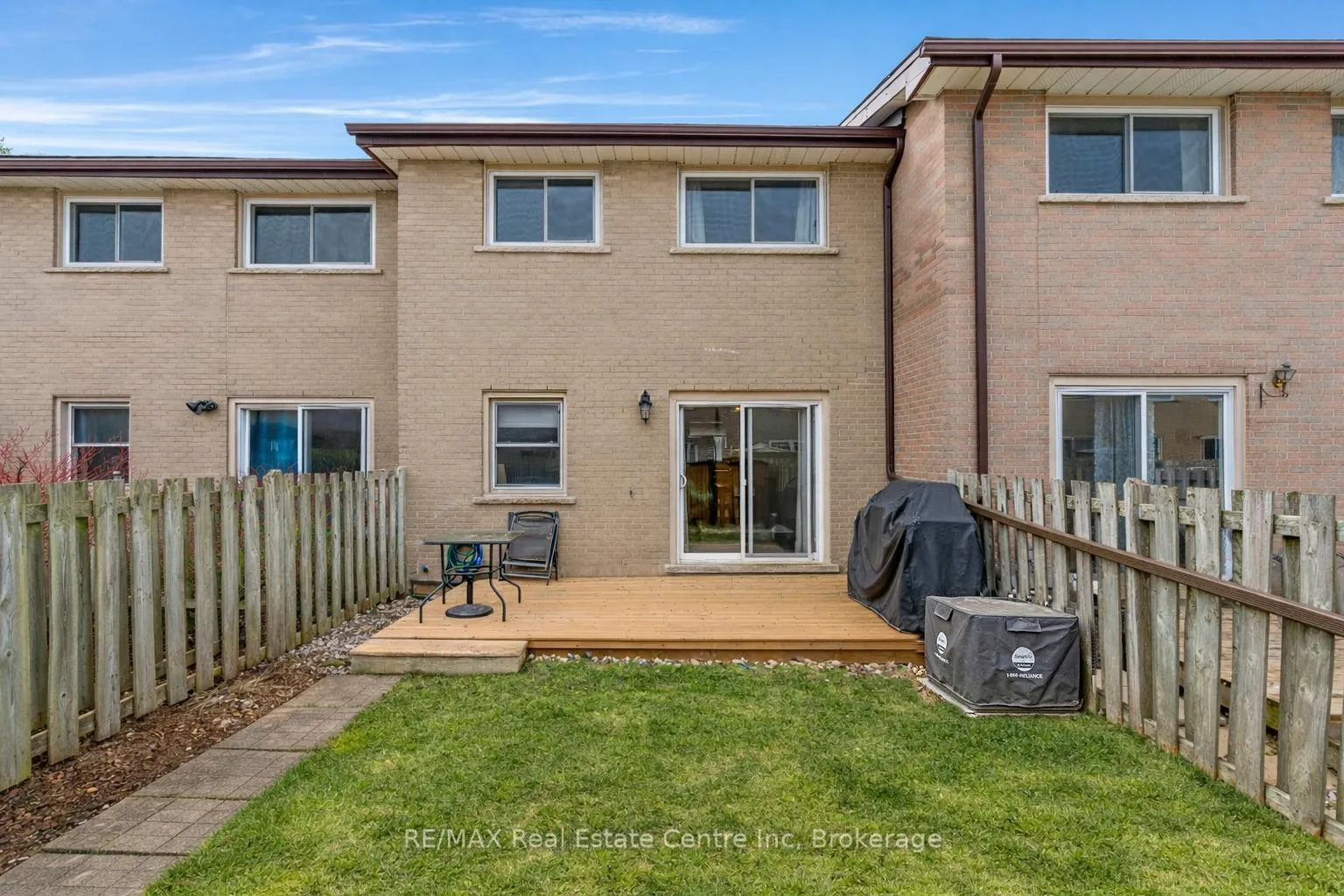 Photo 22 of 441 Victoria Road N, Guelph, Victoria North — HOMEH