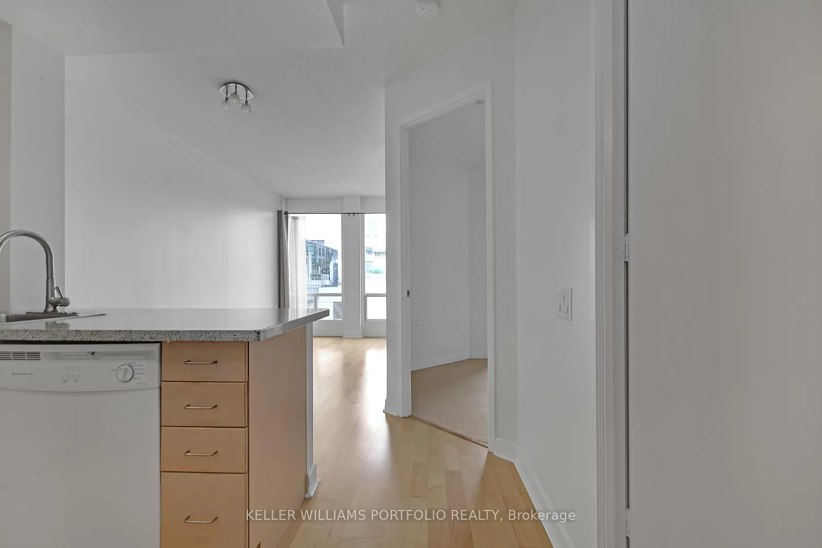 Photo 2 of Unit 1204, 85 Bloor Street E, Toronto, Waterfront Communities — HOMEH