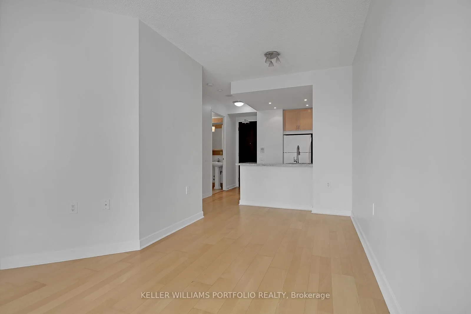 Photo 9 of Unit 1204, 85 Bloor Street E, Toronto, Waterfront Communities — HOMEH