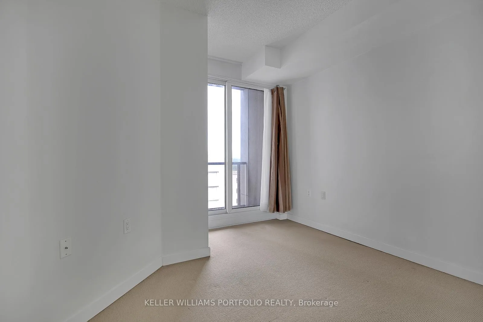 Photo 11 of Unit 1204, 85 Bloor Street E, Toronto, Waterfront Communities — HOMEH