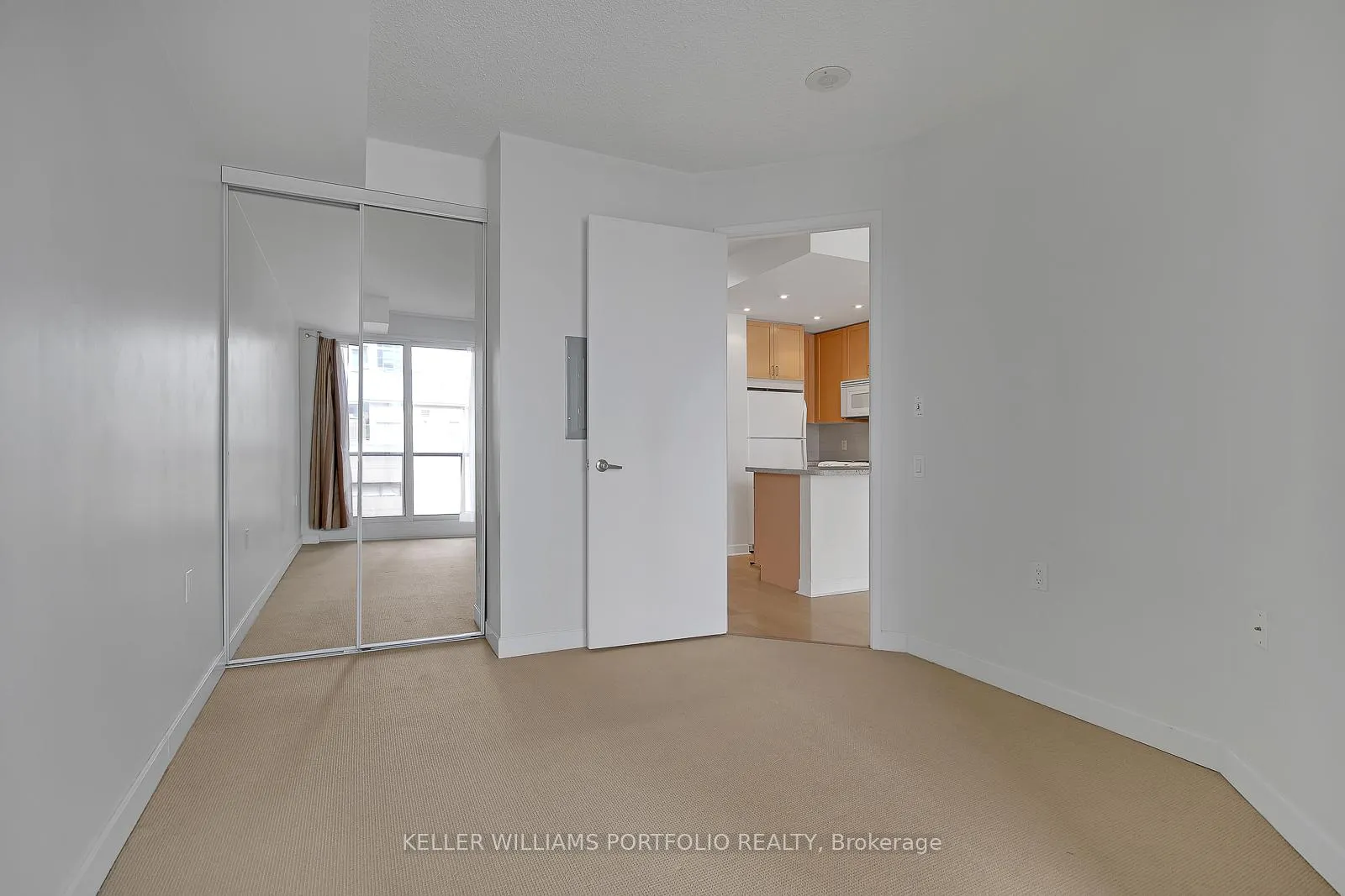 Photo 12 of Unit 1204, 85 Bloor Street E, Toronto, Waterfront Communities — HOMEH