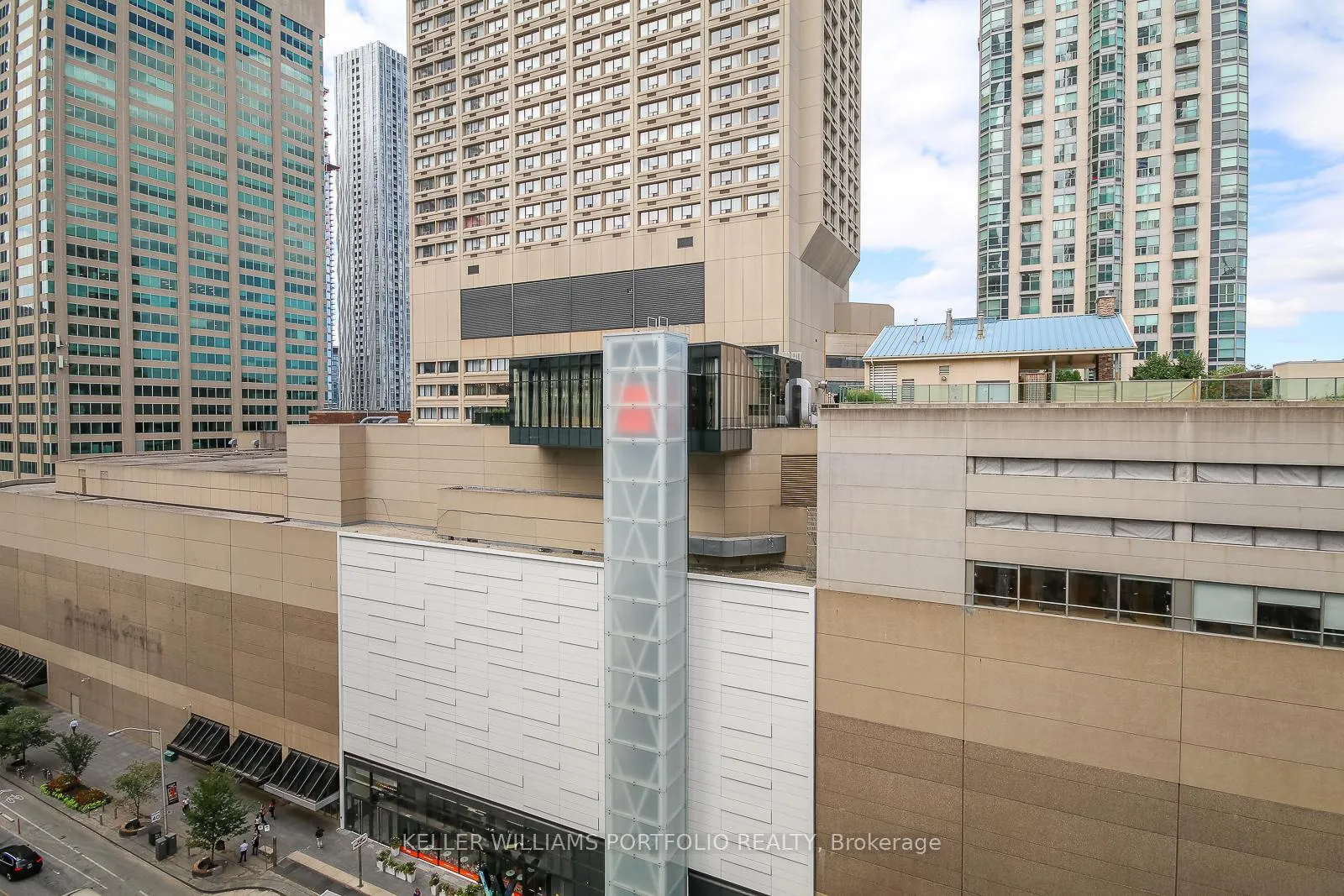 Photo 16 of Unit 1204, 85 Bloor Street E, Toronto, Waterfront Communities — HOMEH
