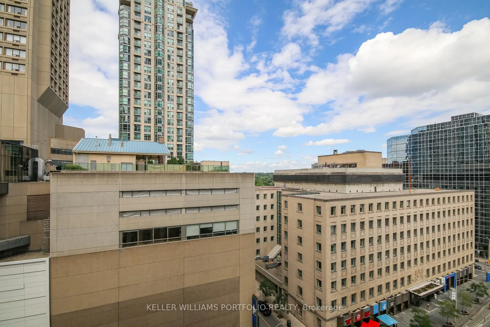 Photo 17 of Unit 1204, 85 Bloor Street E, Toronto, Waterfront Communities — HOMEH