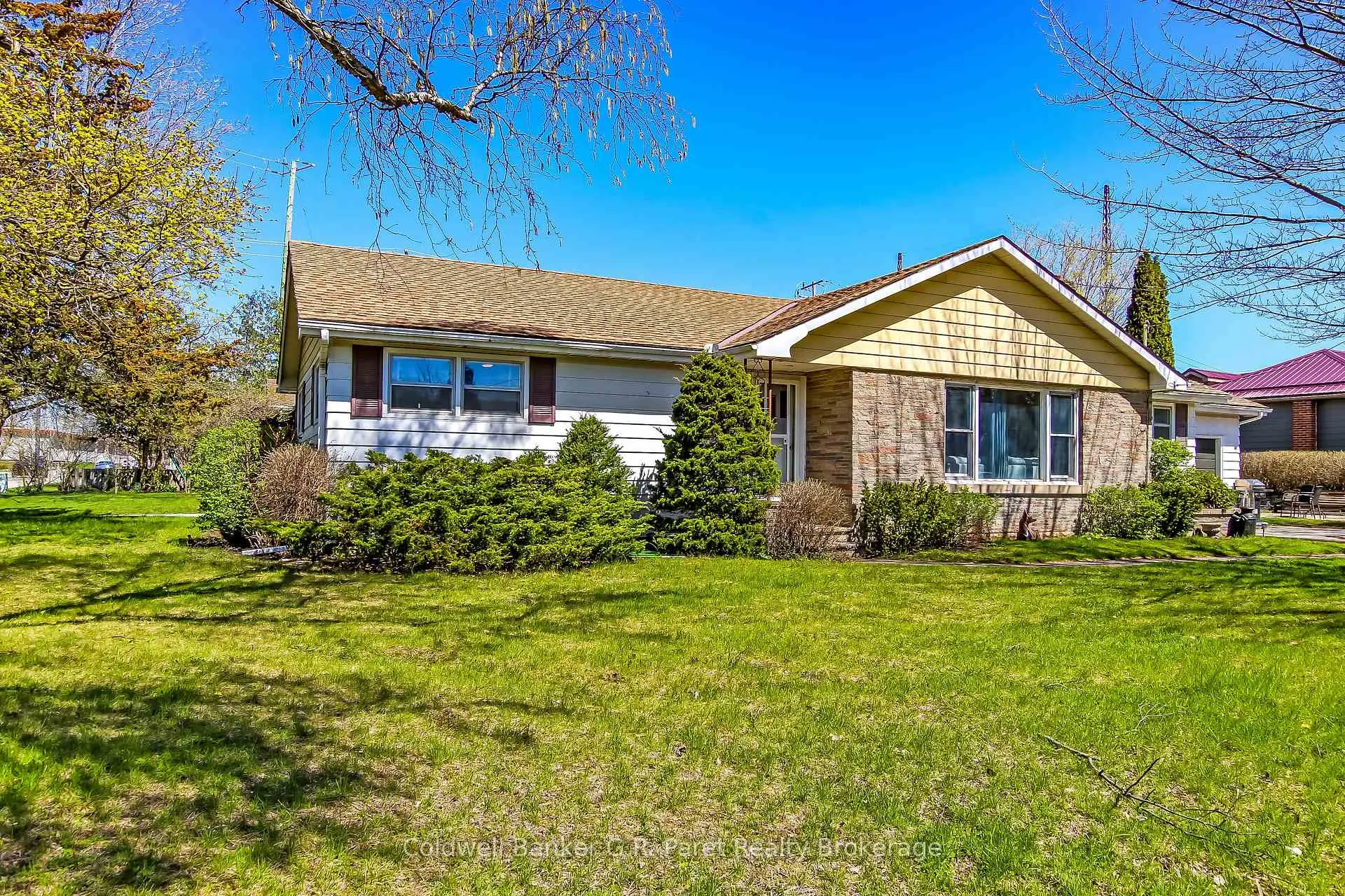 Photo 2 of 2 Joseph Street, Tillsonburg — HOMEH