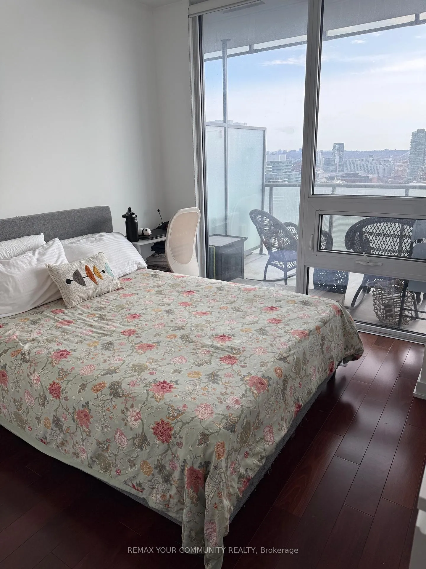 Photo 9 of Unit 2306, 1 Market Street E, Toronto, Waterfront Communities — HOMEH