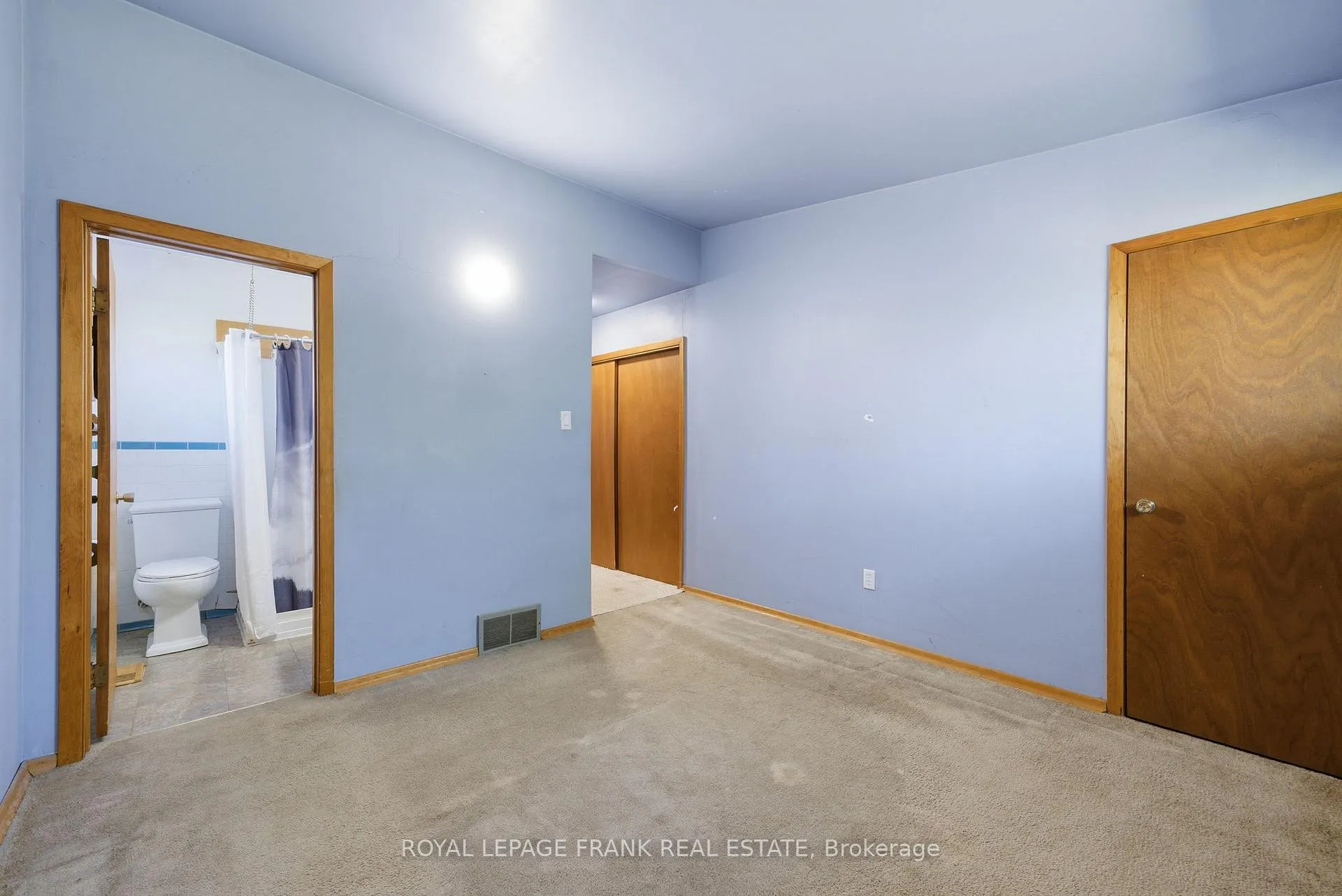 Photo 22 of 30 Maple Crescent, Kawartha Lakes, Lindsay — HOMEH