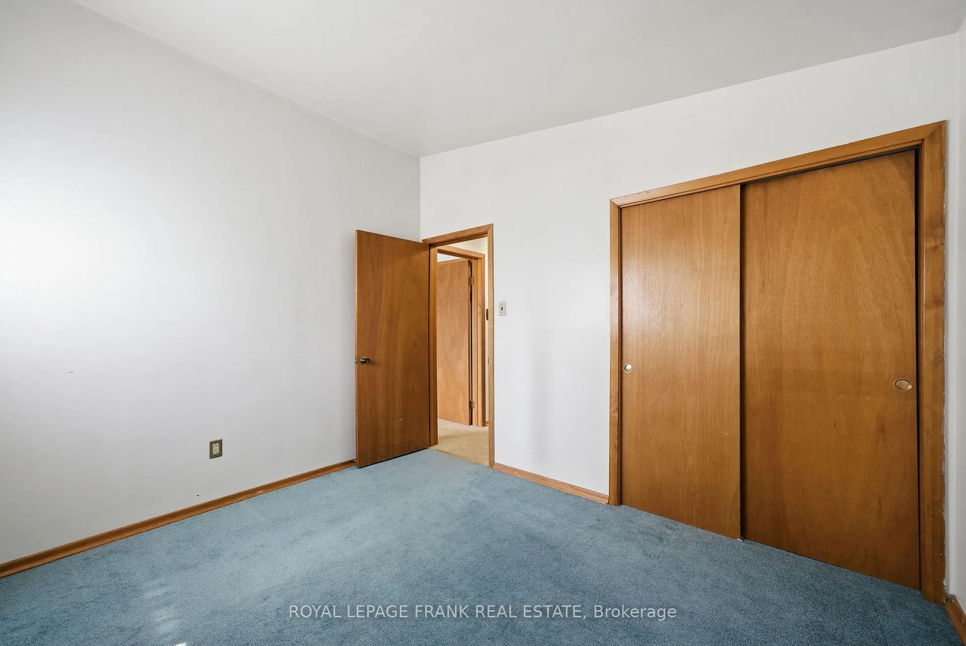 Photo 27 of 30 Maple Crescent, Kawartha Lakes, Lindsay — HOMEH