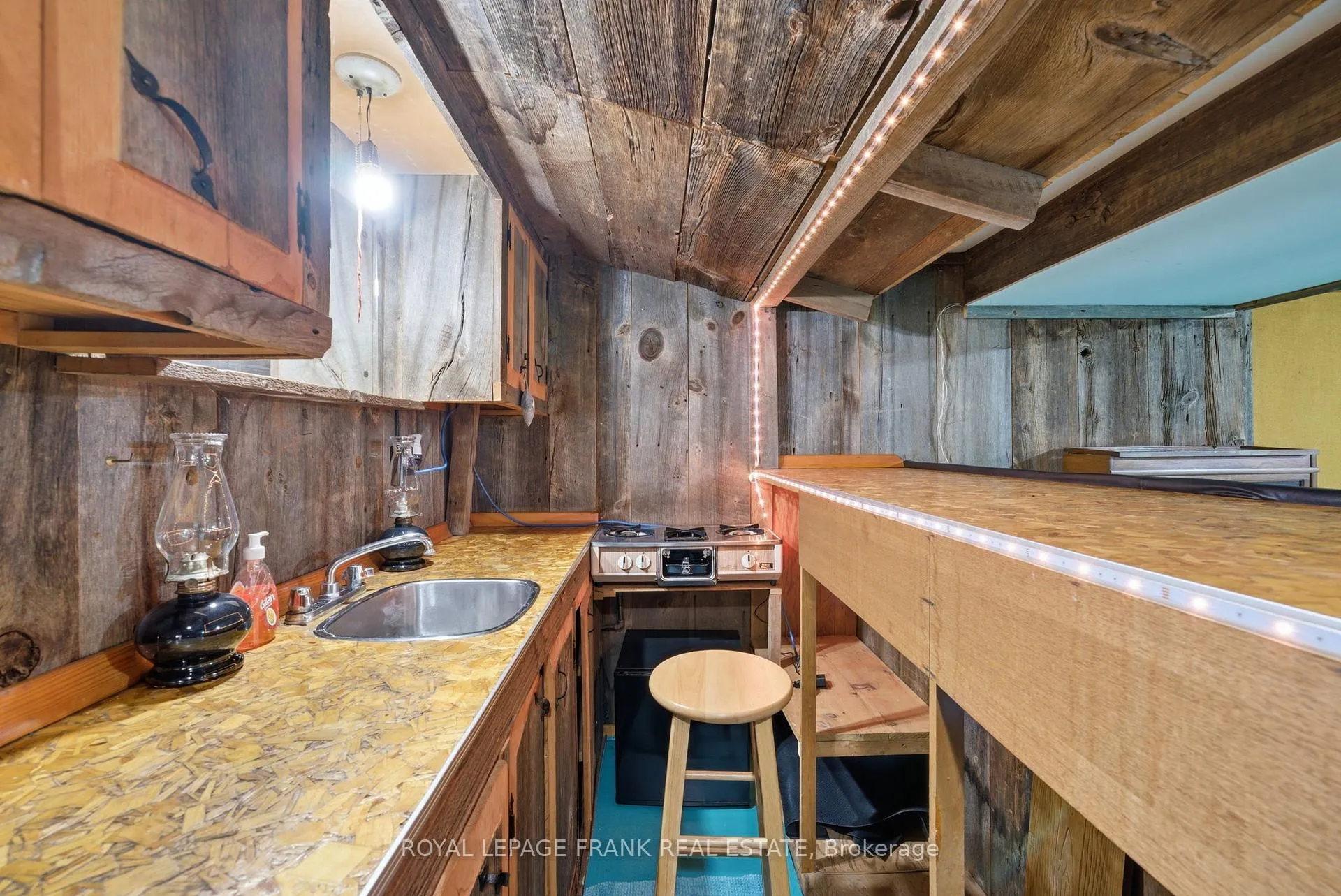 Photo 30 of 30 Maple Crescent, Kawartha Lakes, Lindsay — HOMEH