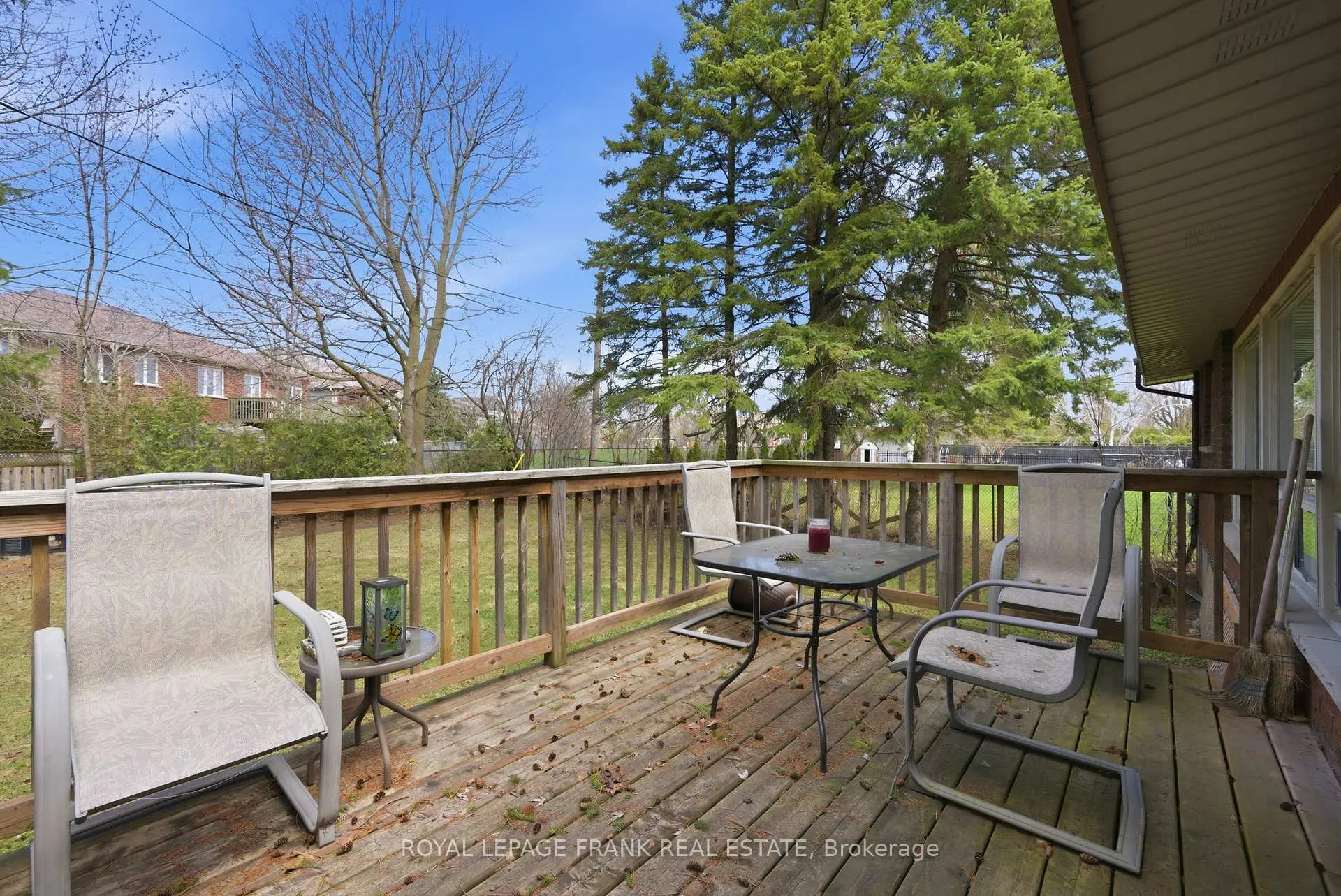 Photo 34 of 30 Maple Crescent, Kawartha Lakes, Lindsay — HOMEH