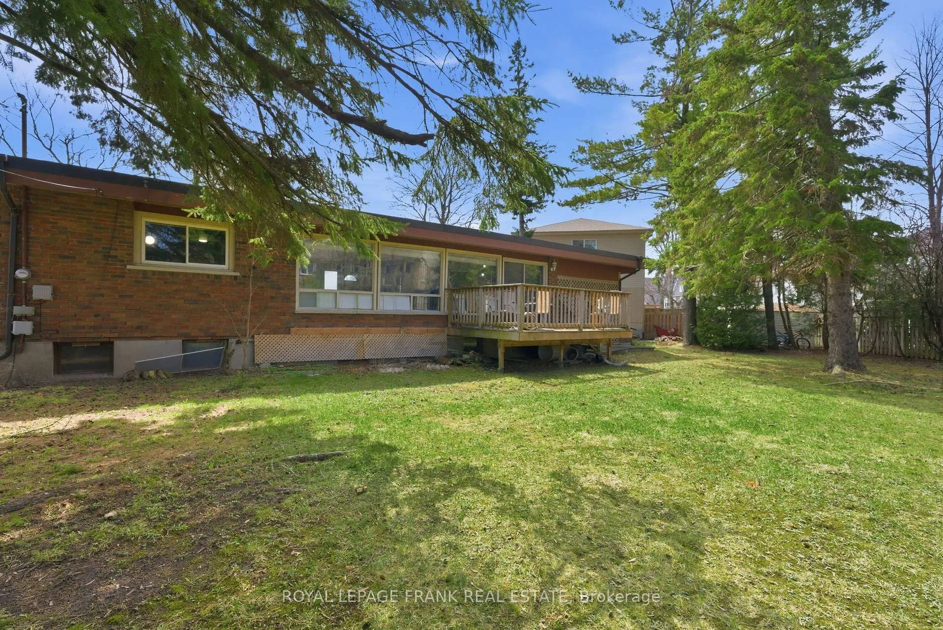 Photo 37 of 30 Maple Crescent, Kawartha Lakes, Lindsay — HOMEH