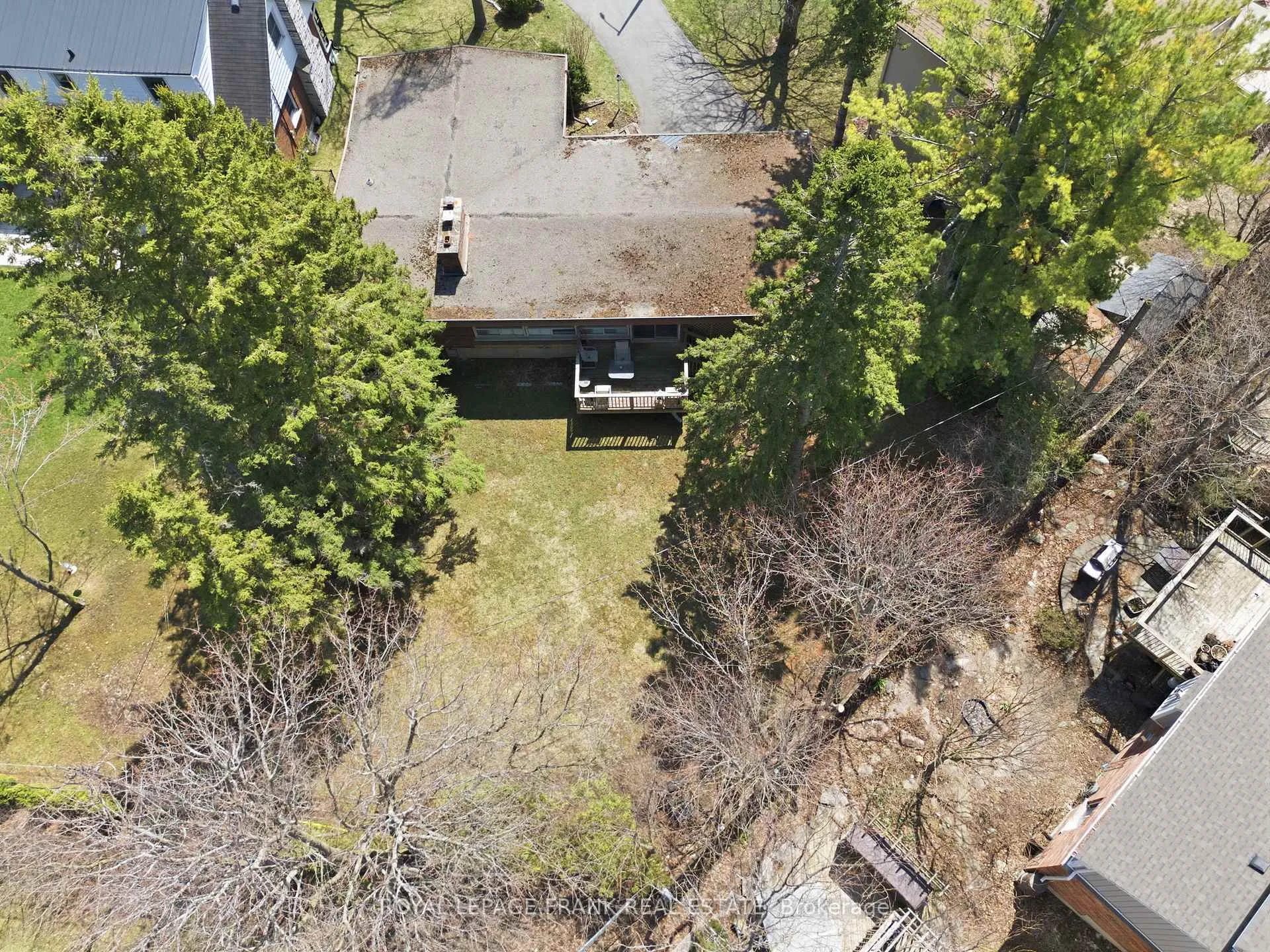 Photo 39 of 30 Maple Crescent, Kawartha Lakes, Lindsay — HOMEH