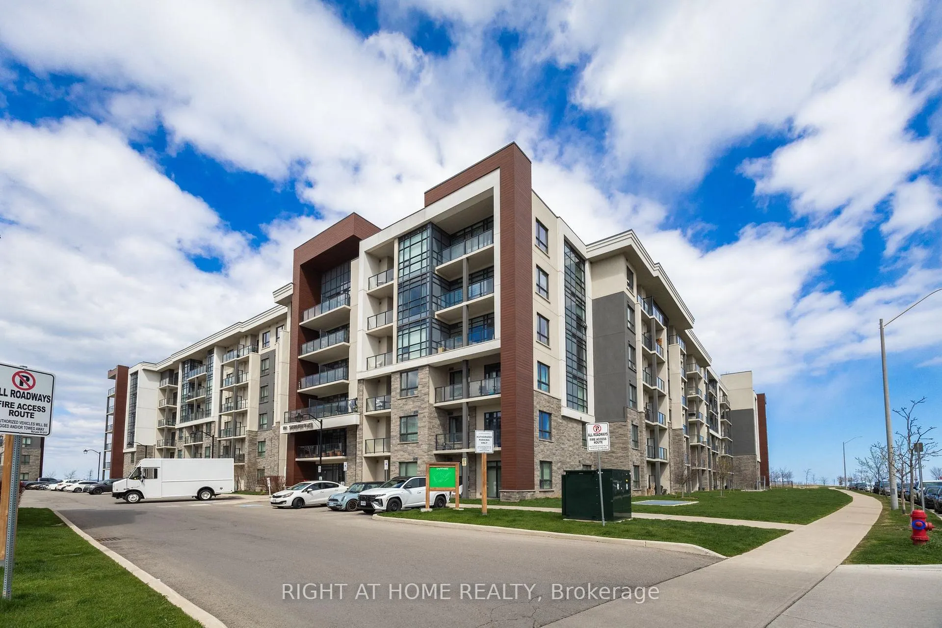 Photo 1 of Unit 623, 101 Shoreview Place, Hamilton, Lakeshore — HOMEH