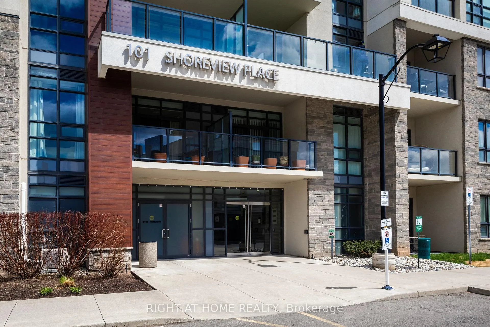 Photo 2 of Unit 623, 101 Shoreview Place, Hamilton, Lakeshore — HOMEH
