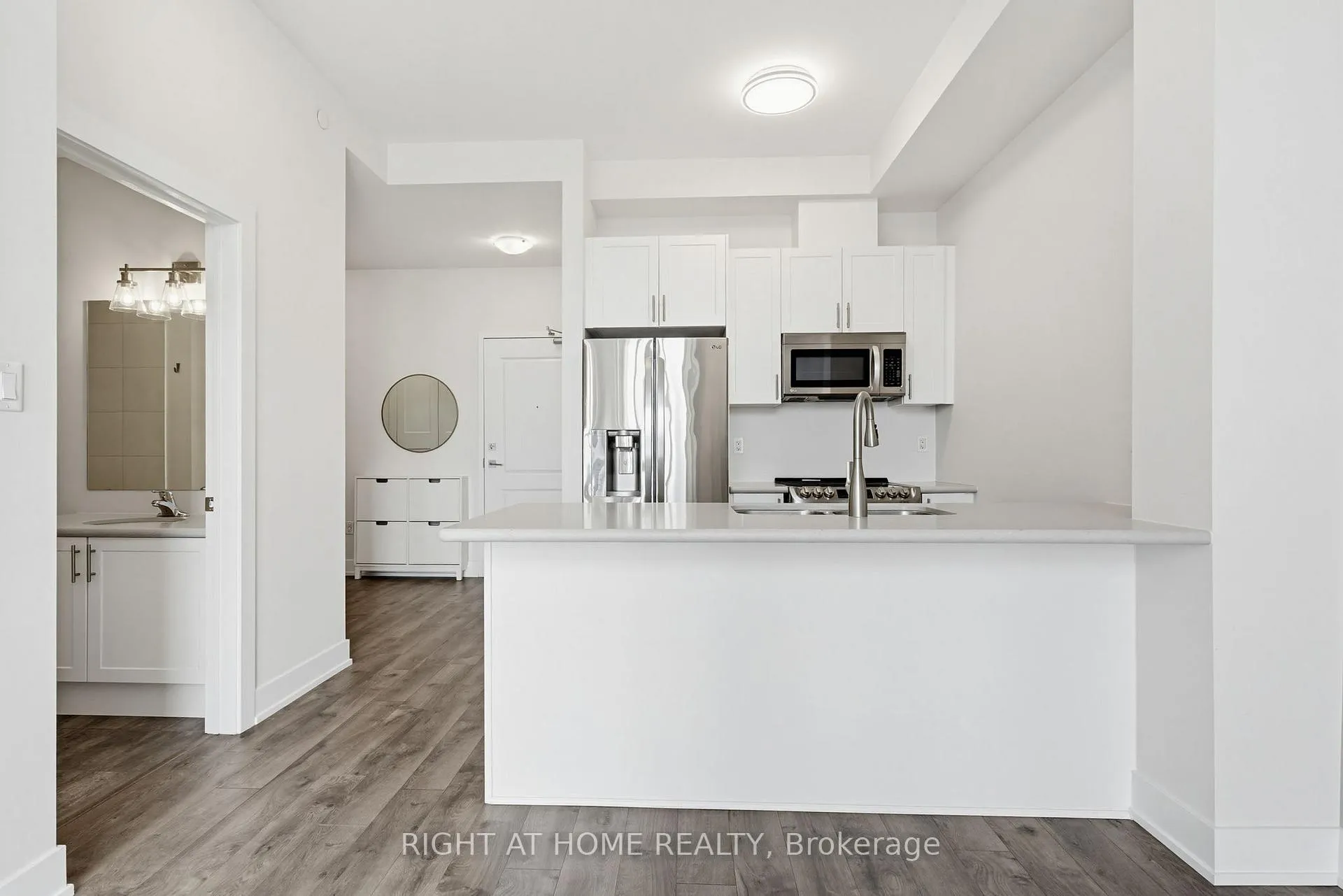Photo 7 of Unit 623, 101 Shoreview Place, Hamilton, Lakeshore — HOMEH