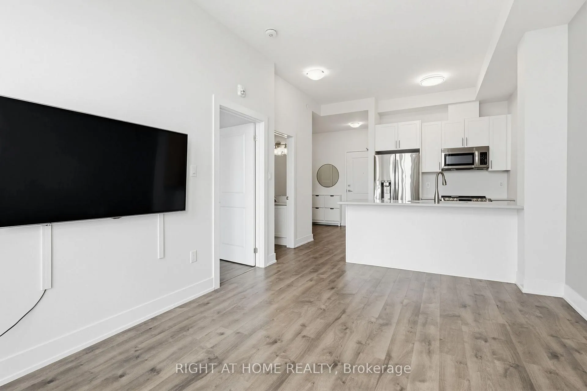 Photo 15 of Unit 623, 101 Shoreview Place, Hamilton, Lakeshore — HOMEH