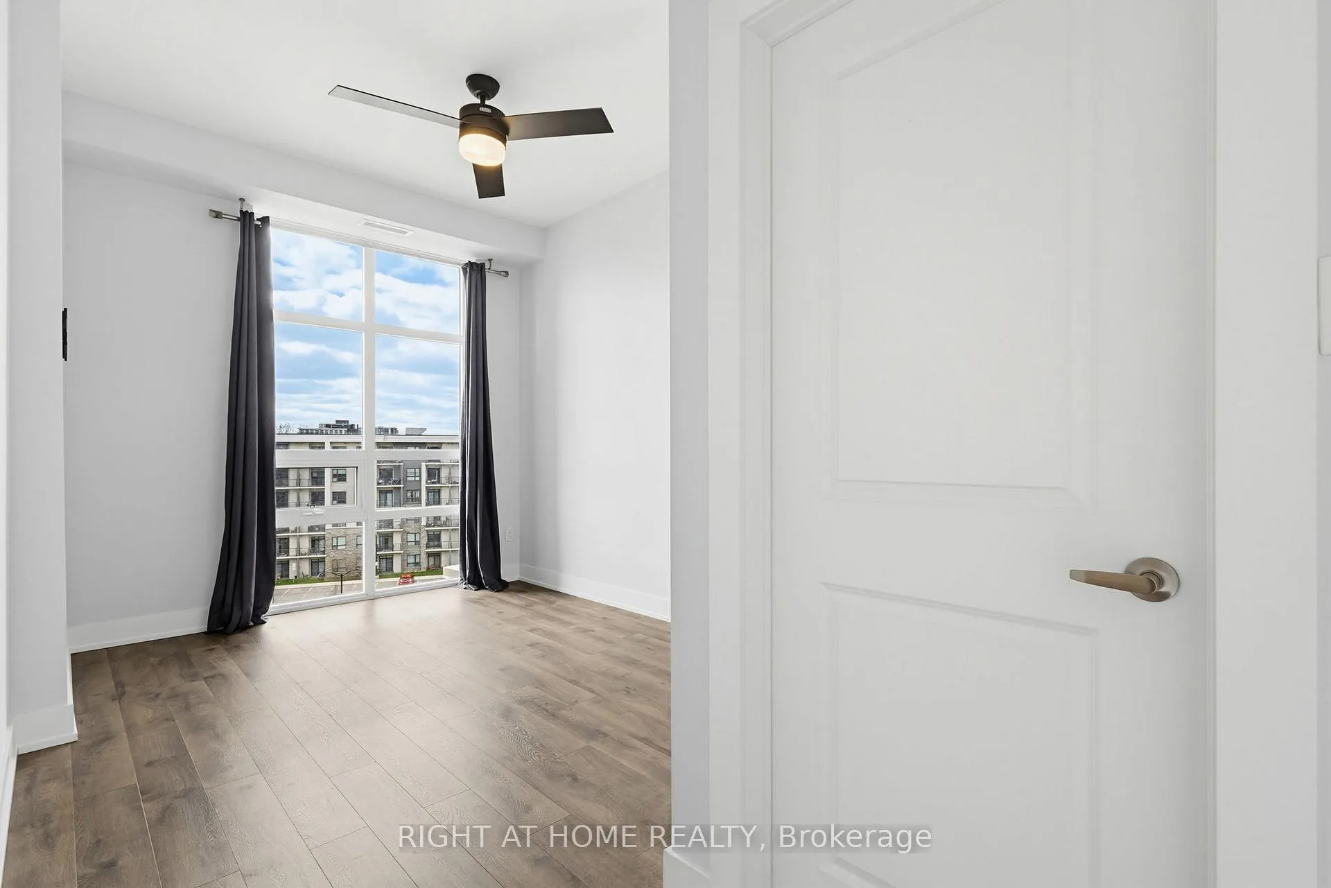 Photo 16 of Unit 623, 101 Shoreview Place, Hamilton, Lakeshore — HOMEH