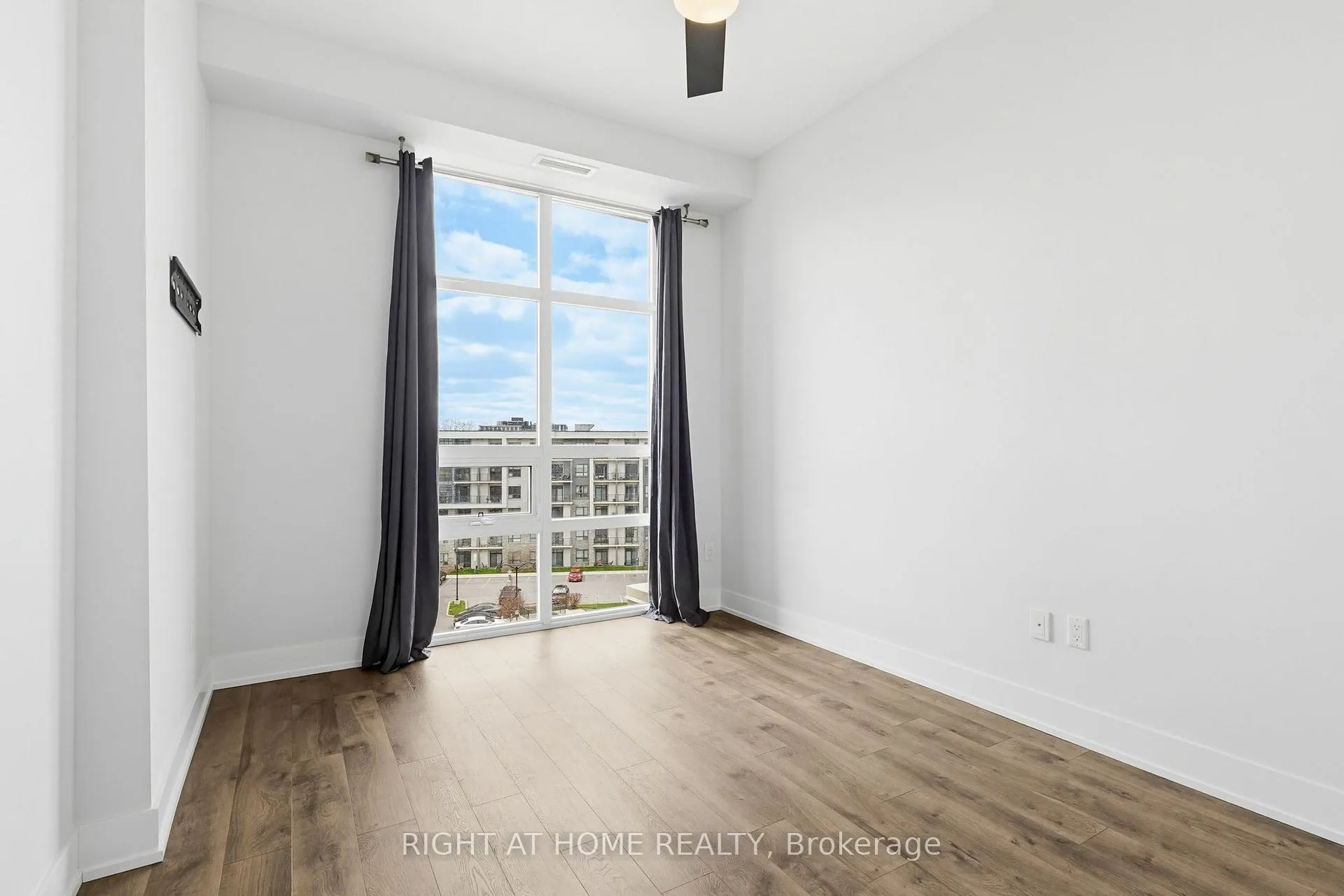 Photo 17 of Unit 623, 101 Shoreview Place, Hamilton, Lakeshore — HOMEH