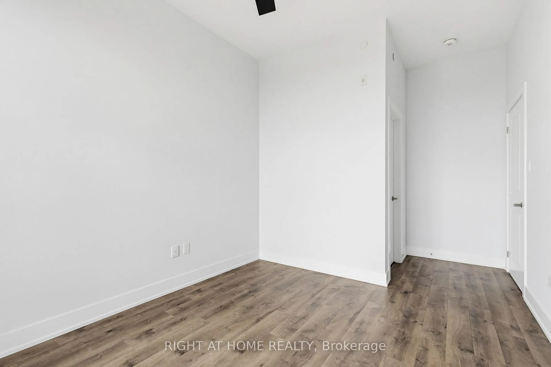 Photo 20 of Unit 623, 101 Shoreview Place, Hamilton, Lakeshore — HOMEH