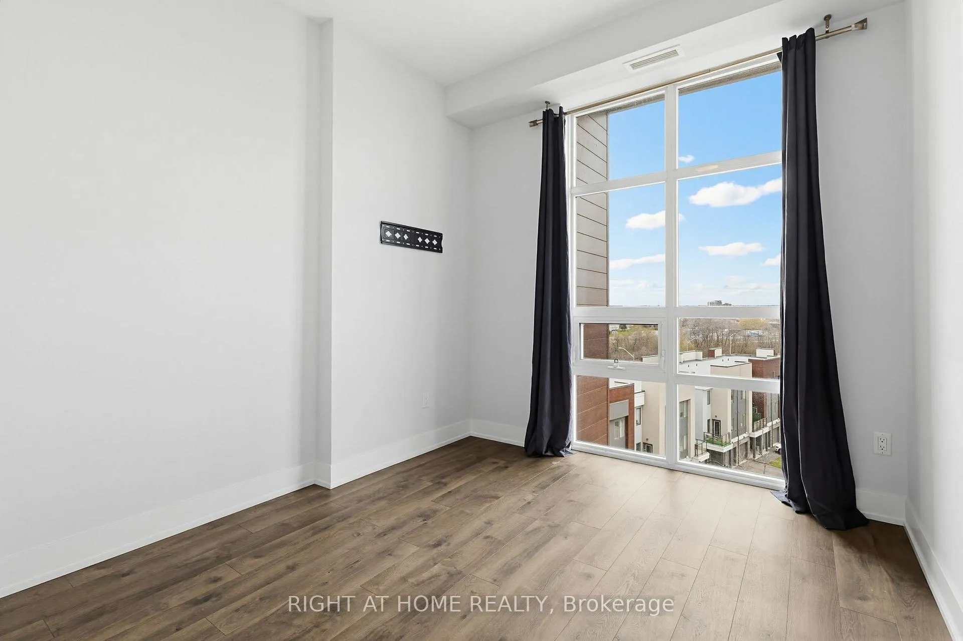 Photo 21 of Unit 623, 101 Shoreview Place, Hamilton, Lakeshore — HOMEH