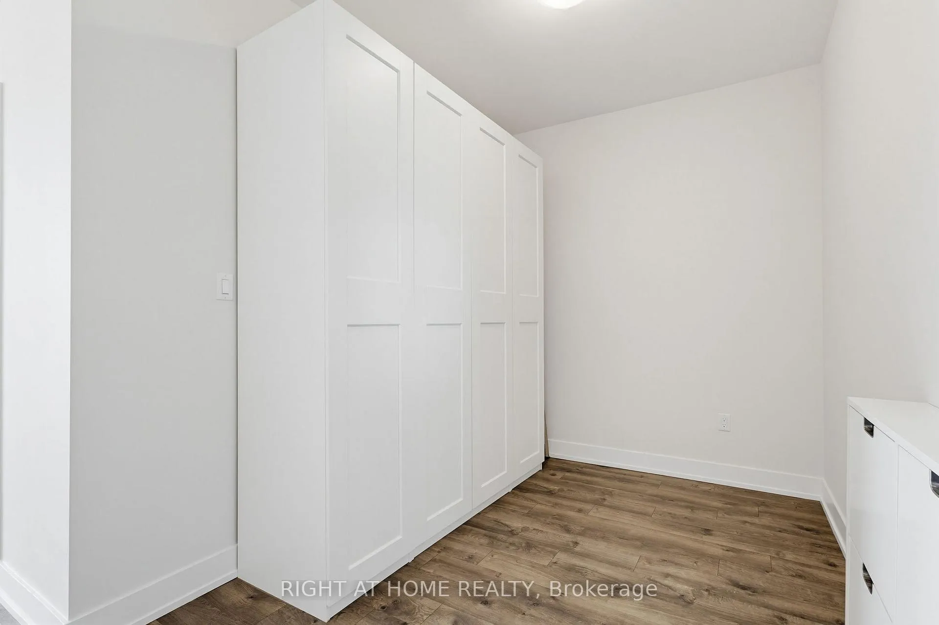Photo 25 of Unit 623, 101 Shoreview Place, Hamilton, Lakeshore — HOMEH
