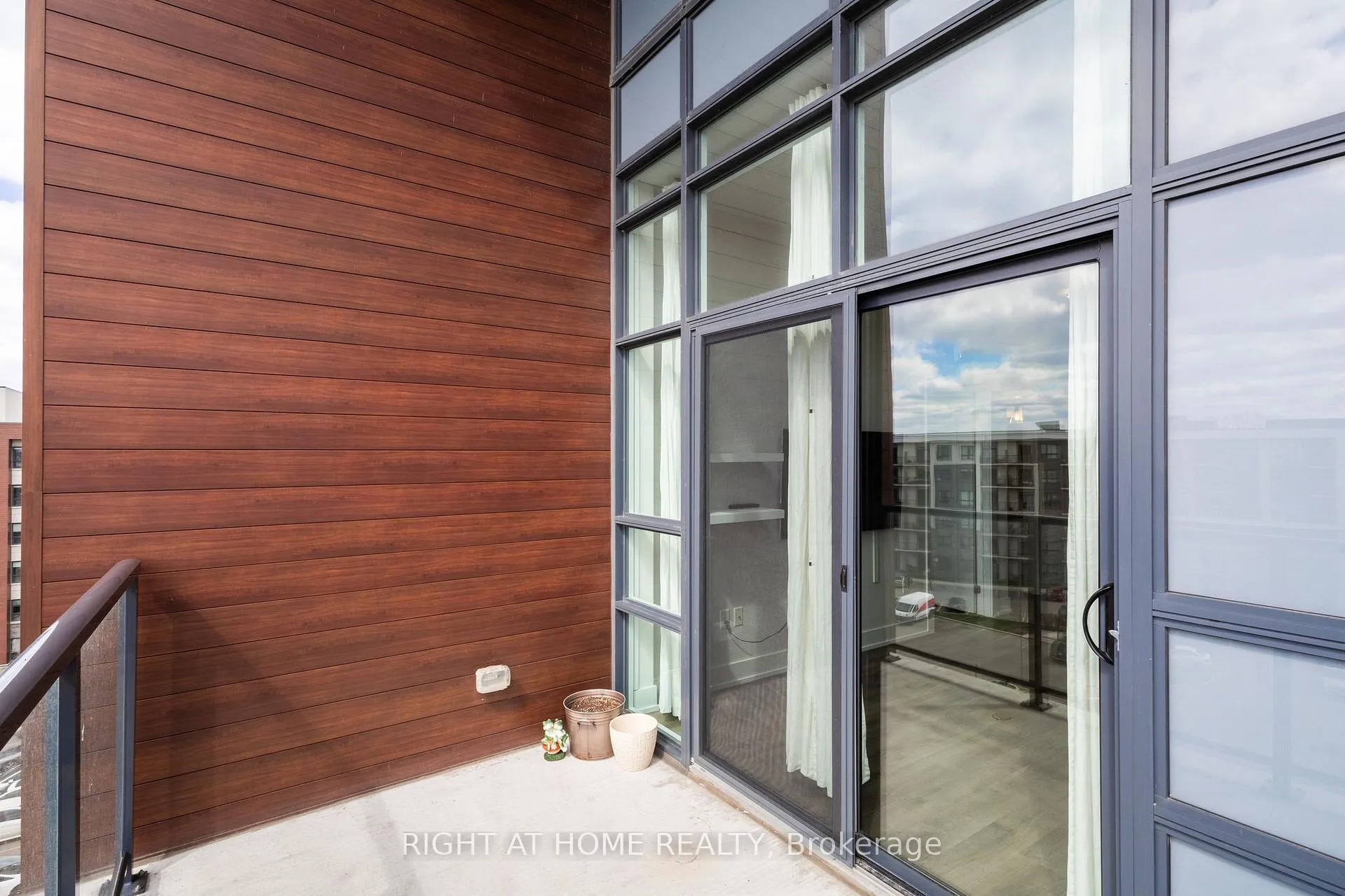 Photo 31 of Unit 623, 101 Shoreview Place, Hamilton, Lakeshore — HOMEH