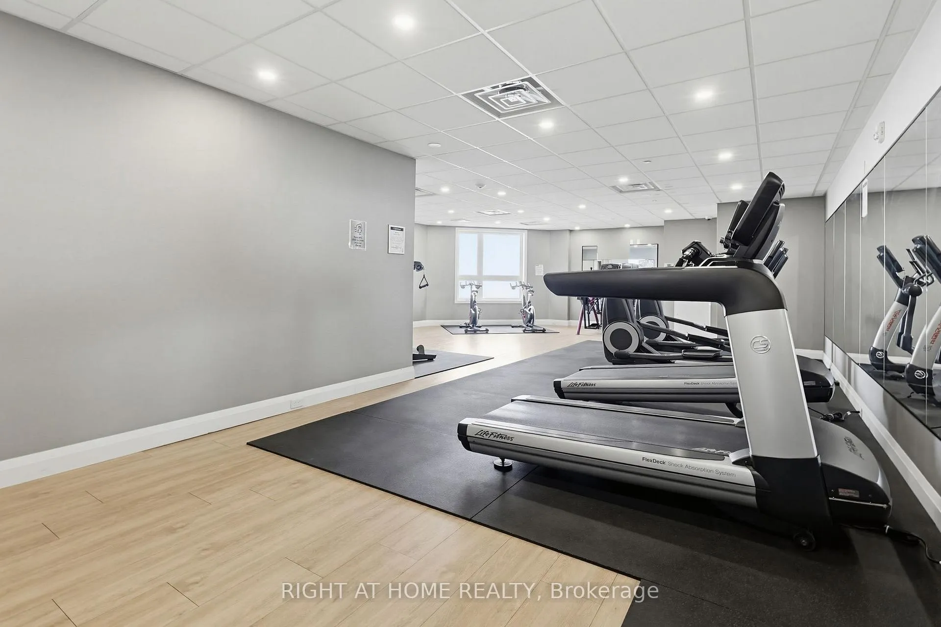 Photo 35 of Unit 623, 101 Shoreview Place, Hamilton, Lakeshore — HOMEH