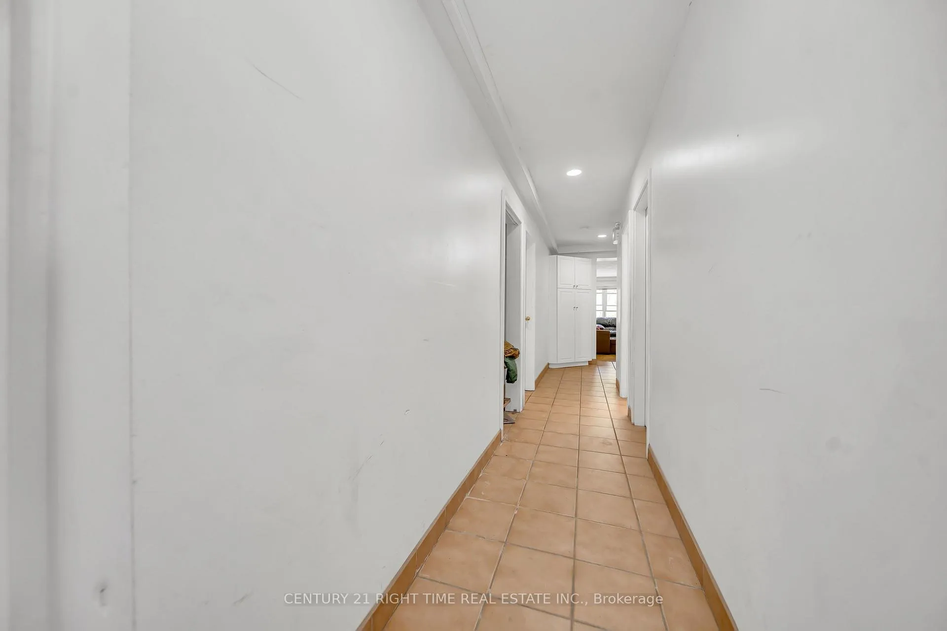 Photo 4 of 24 columbia Street, Kitchener — HOMEH