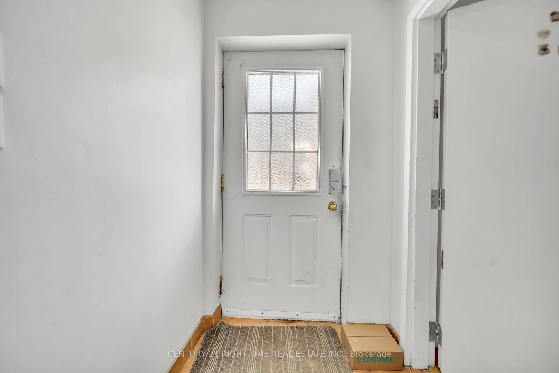 Photo 5 of 24 columbia Street, Kitchener — HOMEH