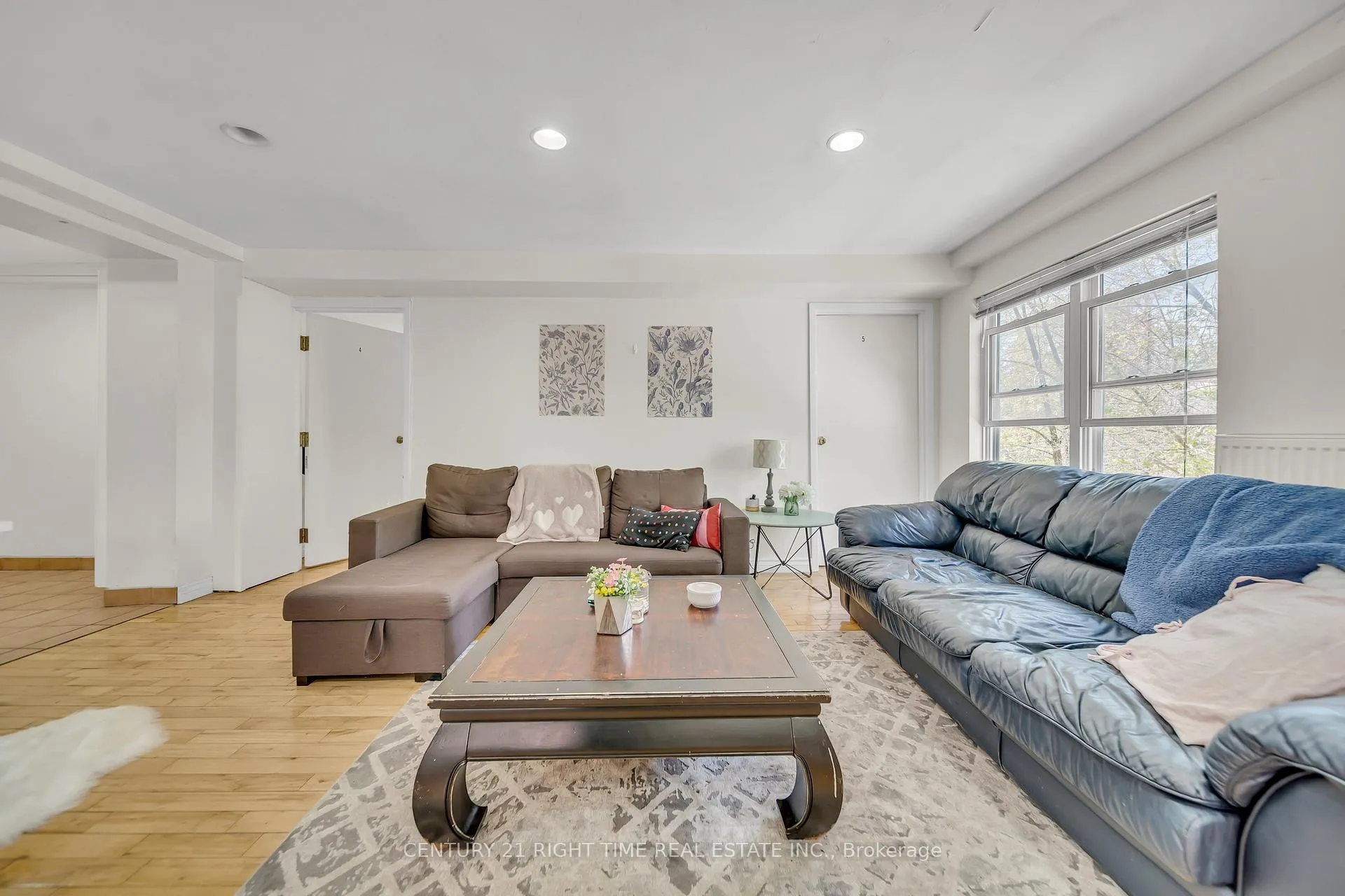 Photo 10 of 24 columbia Street, Kitchener — HOMEH